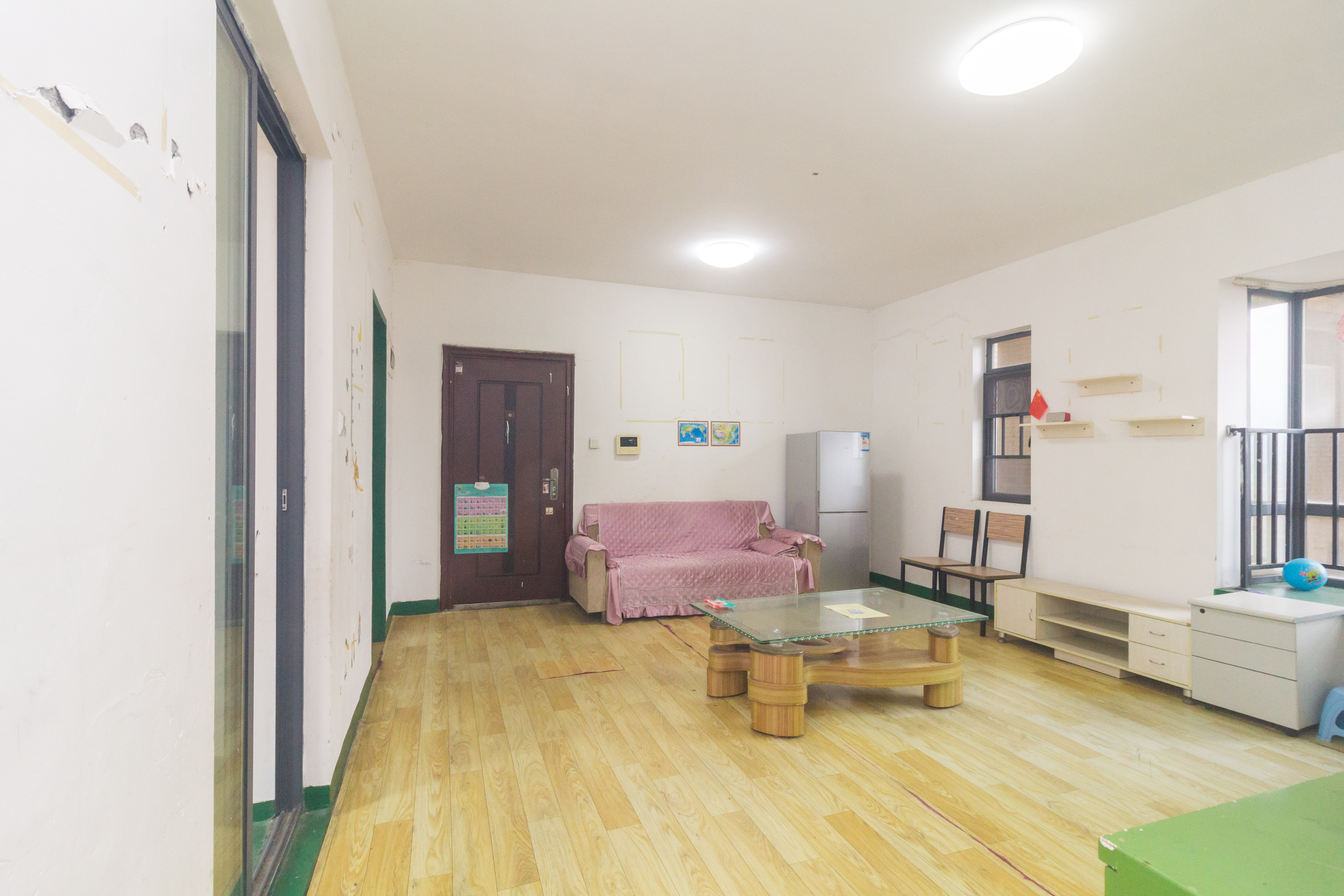 中国铁建国际城一期  3室2厅1卫   54.80万 中国铁建国际城一期  3室2厅1卫   54.80万客厅