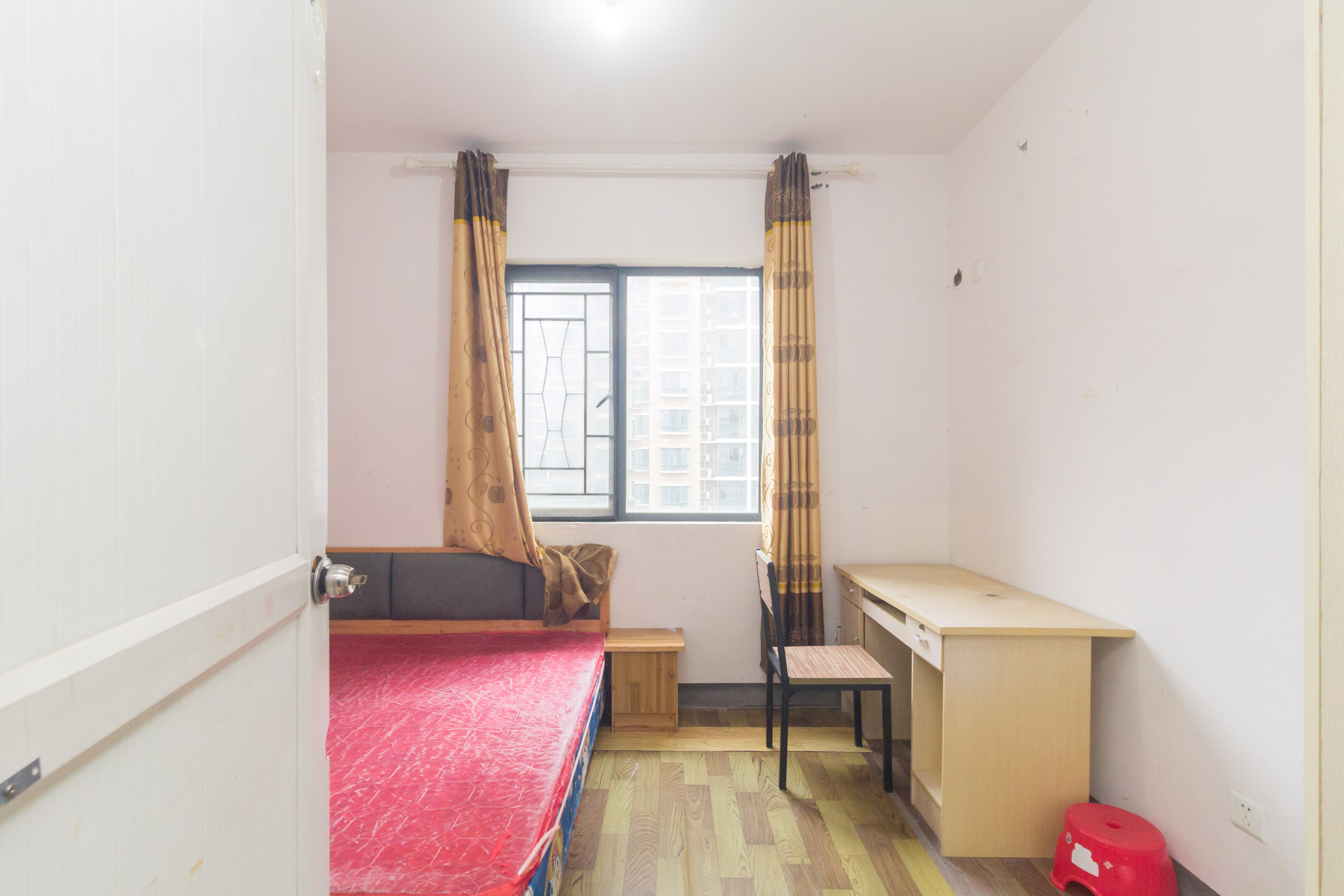 中国铁建国际城一期  3室2厅1卫   54.80万 中国铁建国际城一期  3室2厅1卫   54.80万卧室