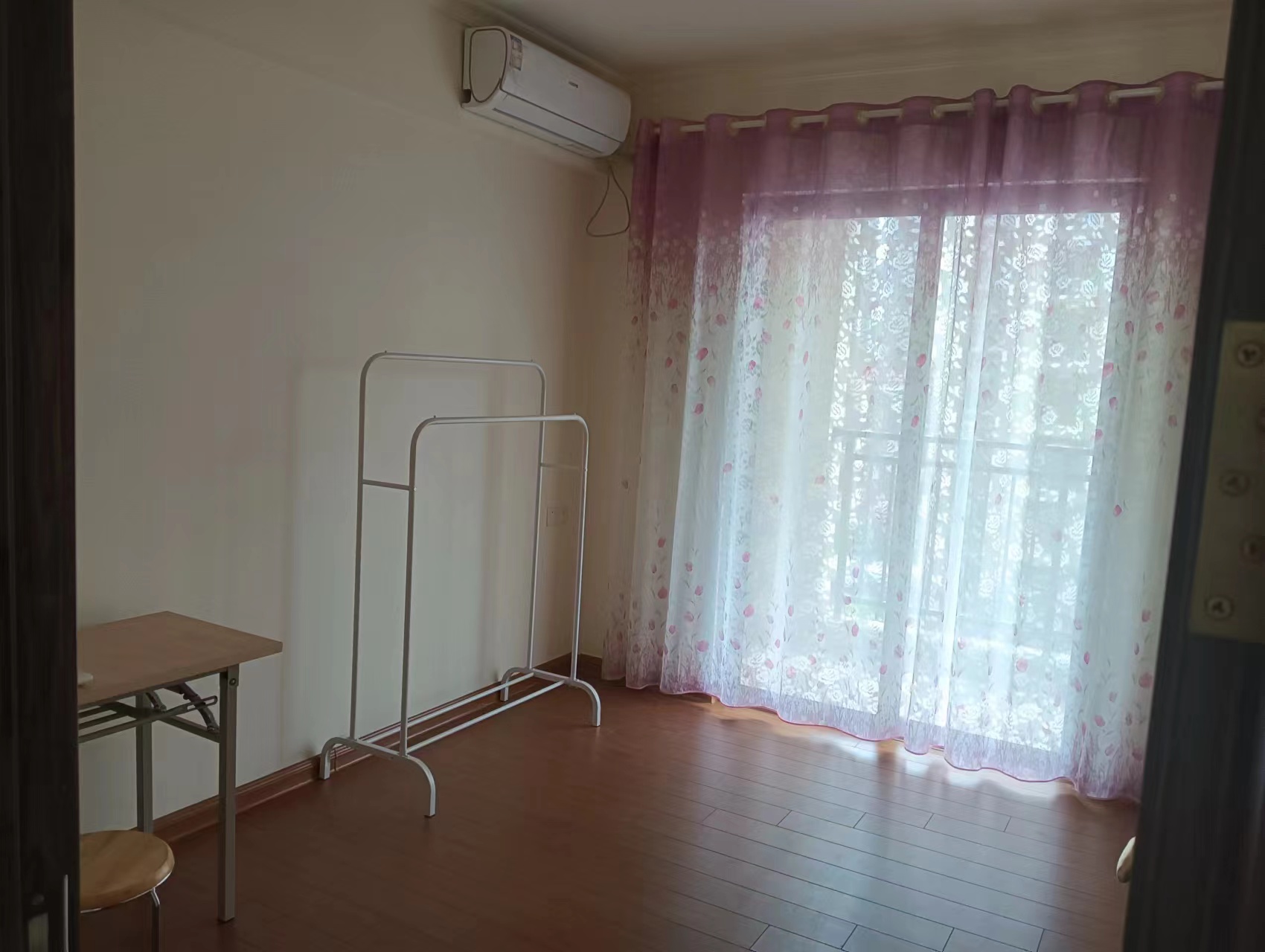 碧桂园豪园-二期 3室2厅1卫 2000.00元/月 碧桂园豪园-二期 3室2厅1卫 2000.00元/月室内图