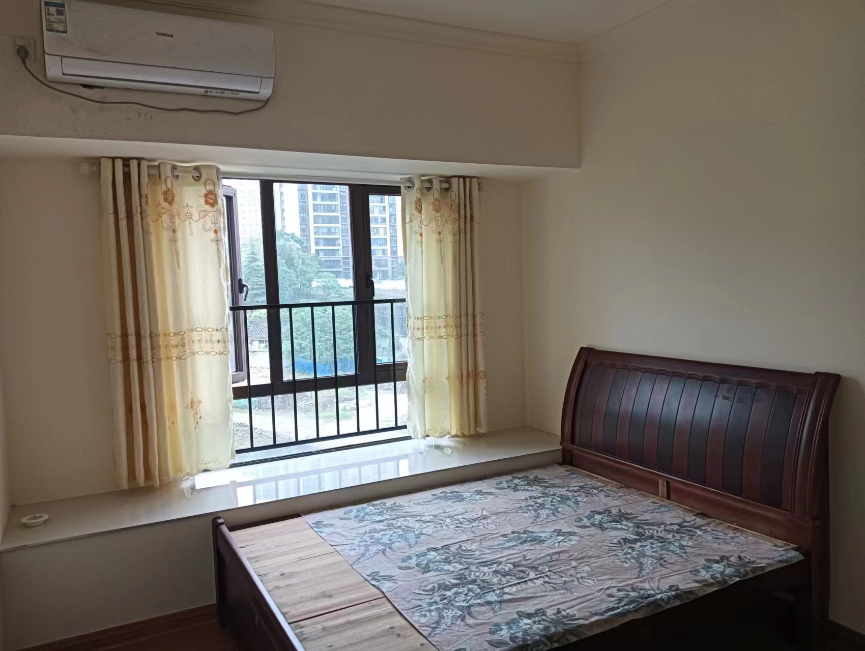 碧桂园豪园-二期 3室2厅1卫 2000.00元/月 碧桂园豪园-二期 3室2厅1卫 2000.00元/月室内图