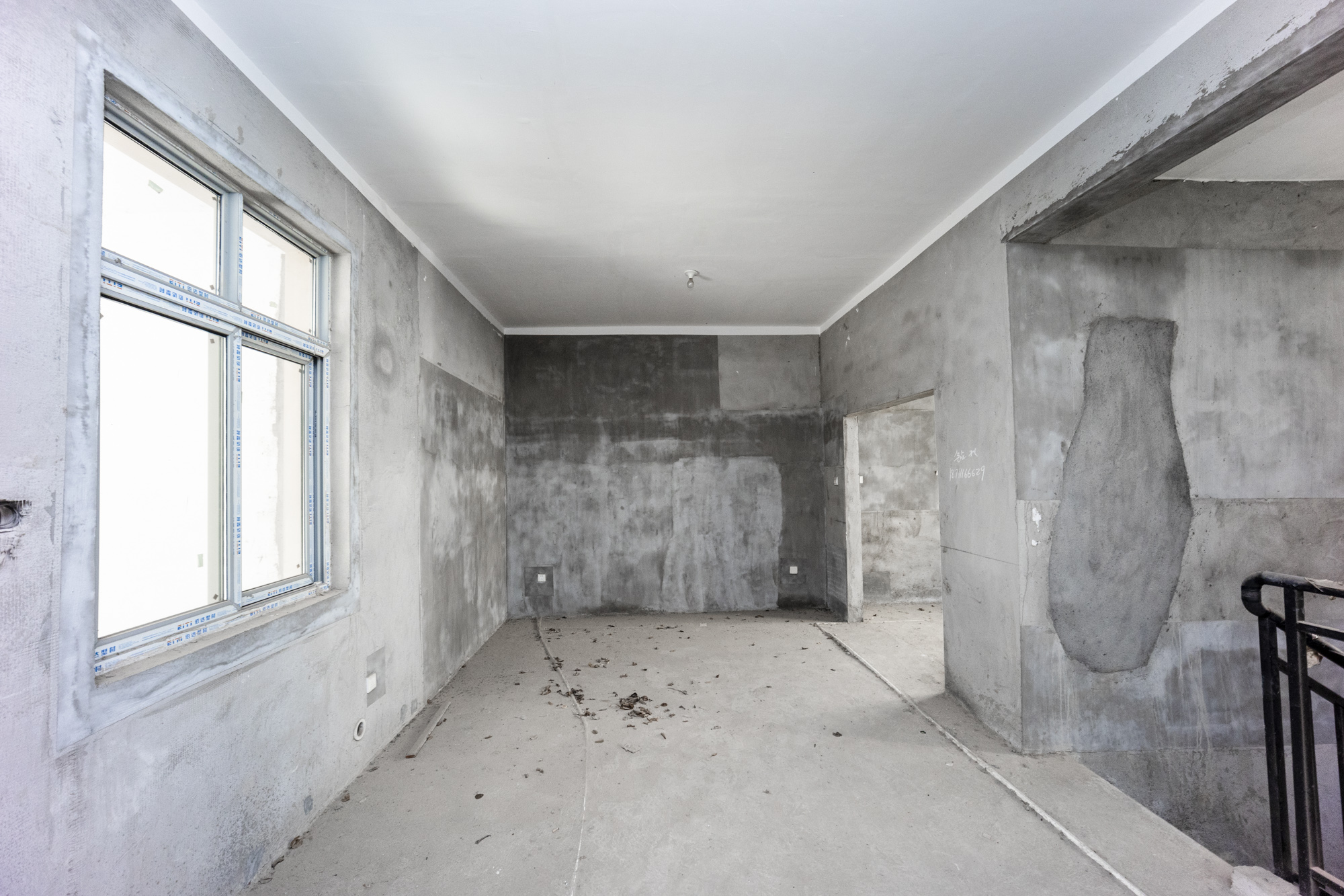 钱隆世家  5室2厅2卫   210.00万其他