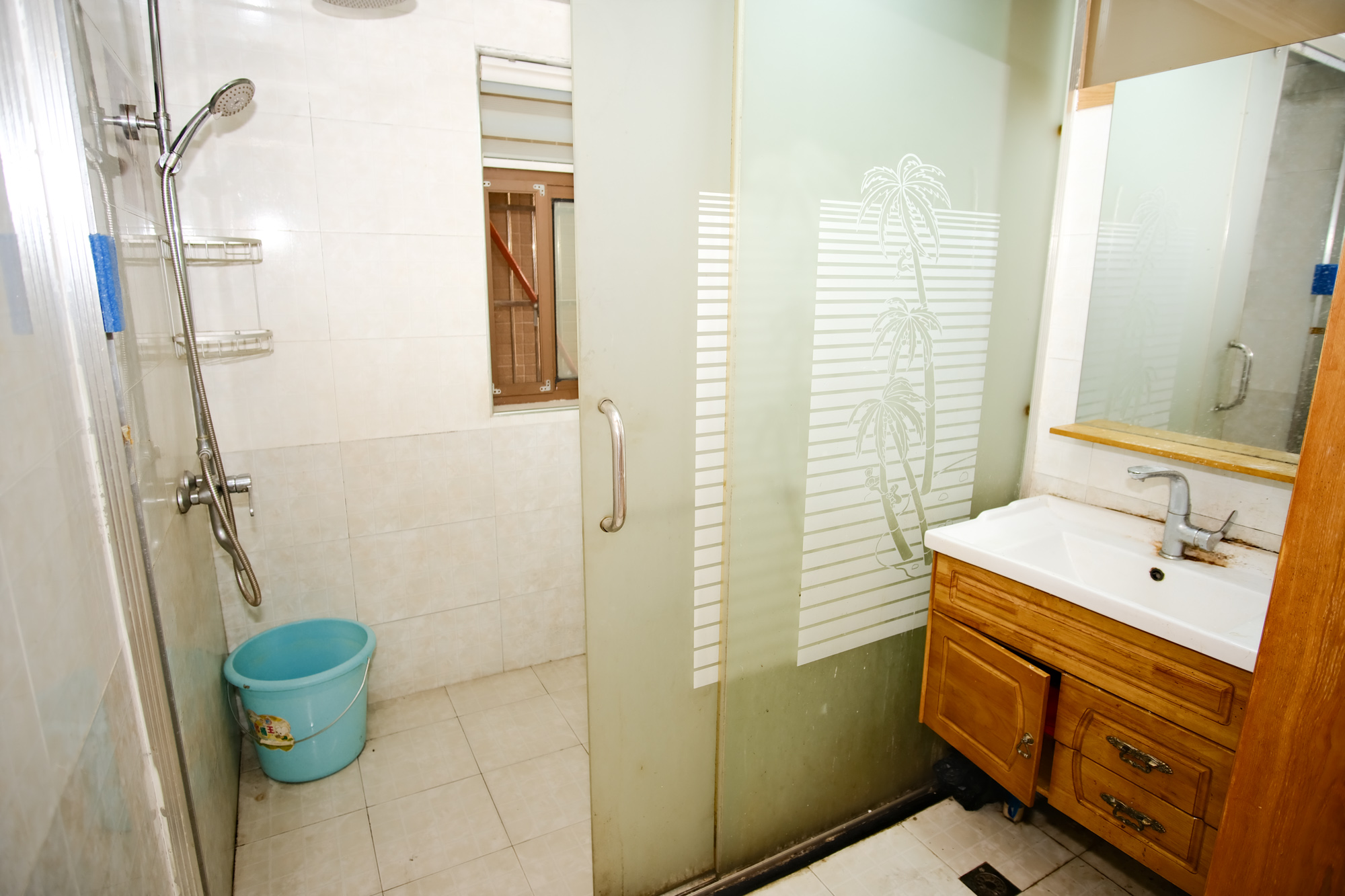 四季星城  2室2厅1卫   55.80万 四季星城  2室2厅1卫   55.80万卫生间