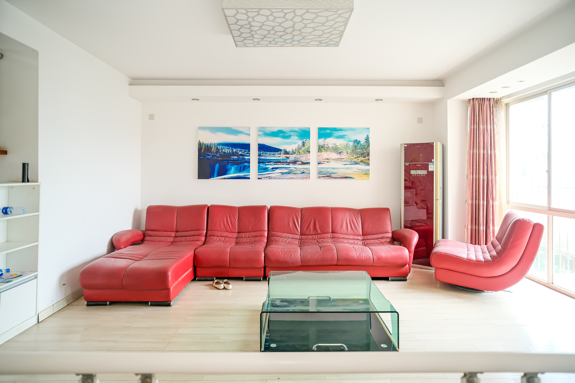 湘龙家园 5室2厅3卫 258.00万 湘龙家园 5室2厅3卫 258.00万客厅