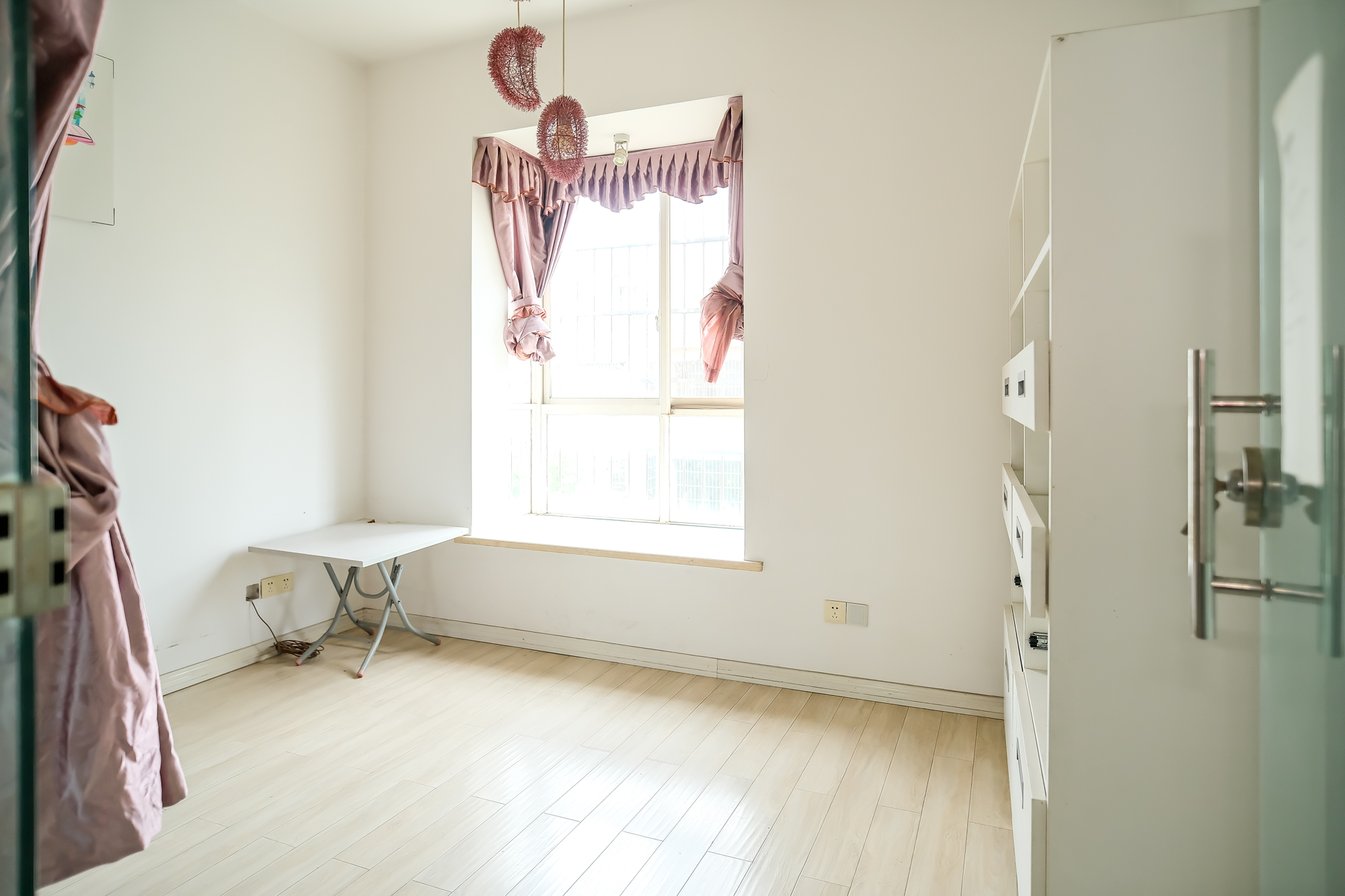 湘龙家园 5室2厅3卫 258.00万 湘龙家园 5室2厅3卫 258.00万卧室