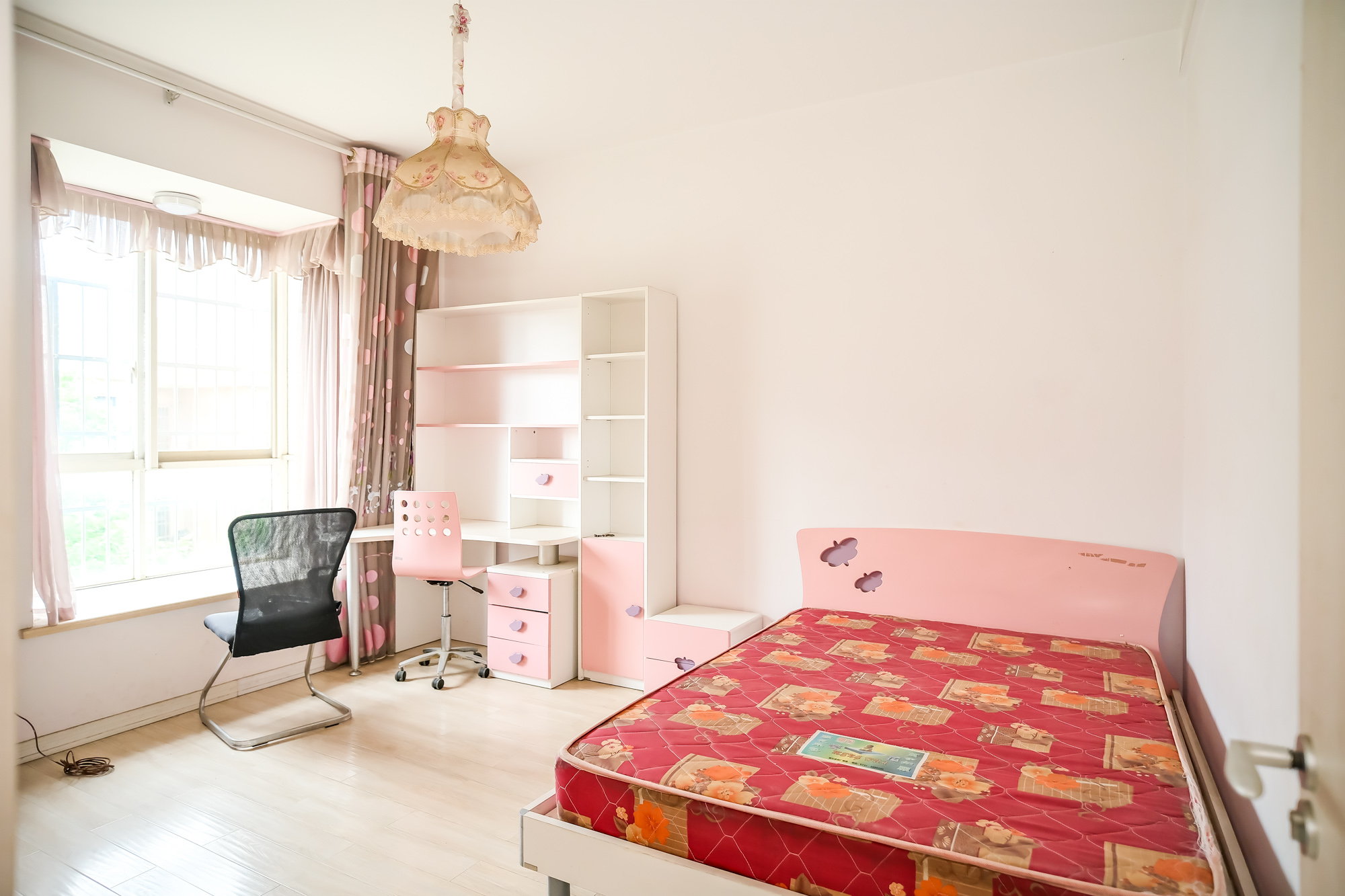 湘龙家园 5室2厅3卫 258.00万 湘龙家园 5室2厅3卫 258.00万卧室