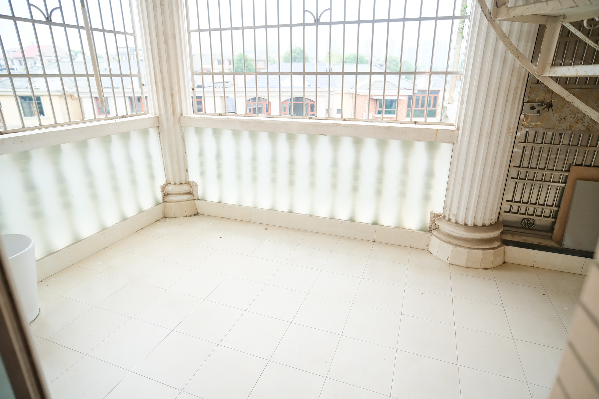 湘龙家园 5室2厅3卫 258.00万 湘龙家园 5室2厅3卫 258.00万阳台