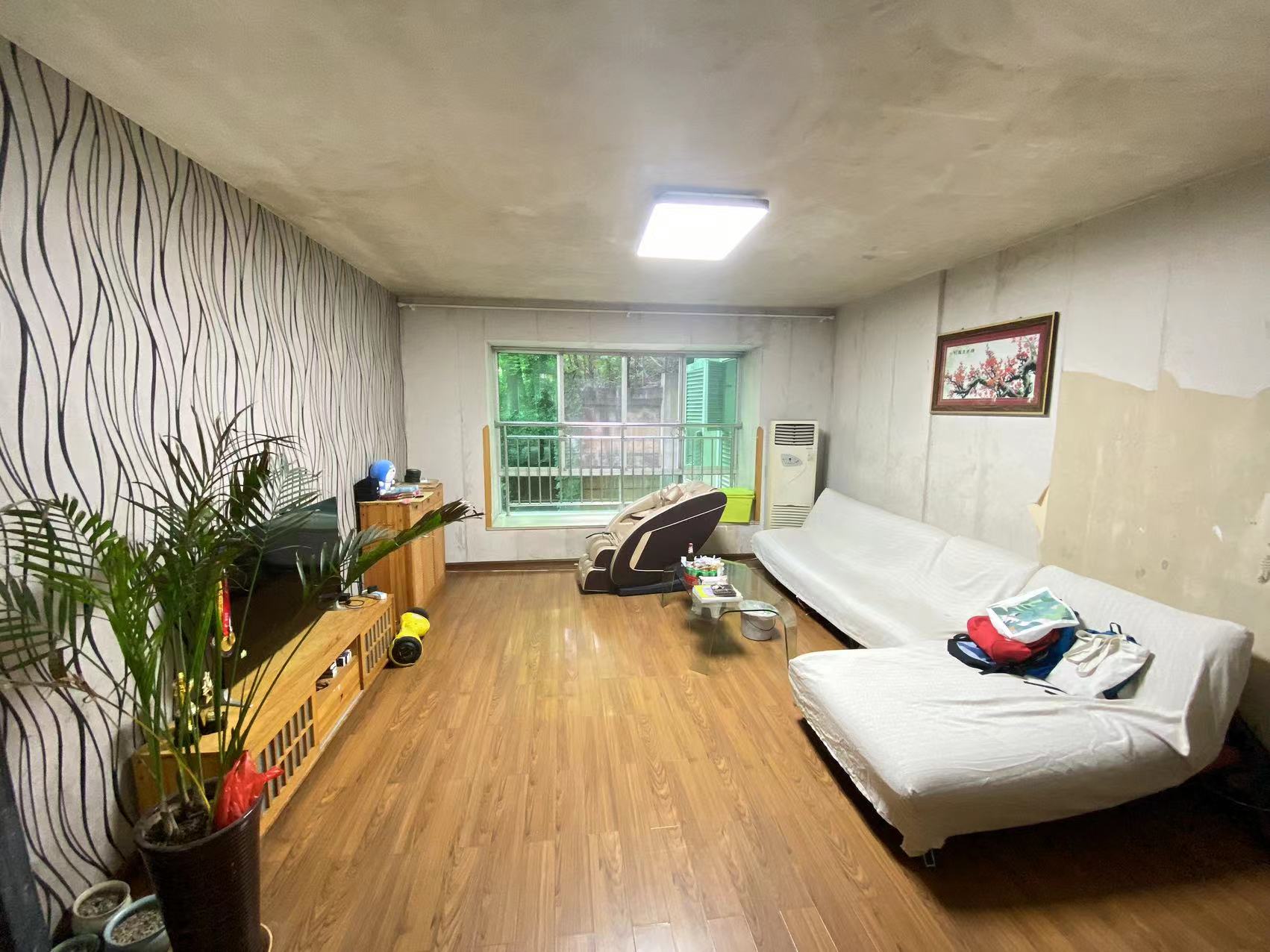 四季花园  4室2厅1卫   45.00万 四季花园  4室2厅1卫   45.00万