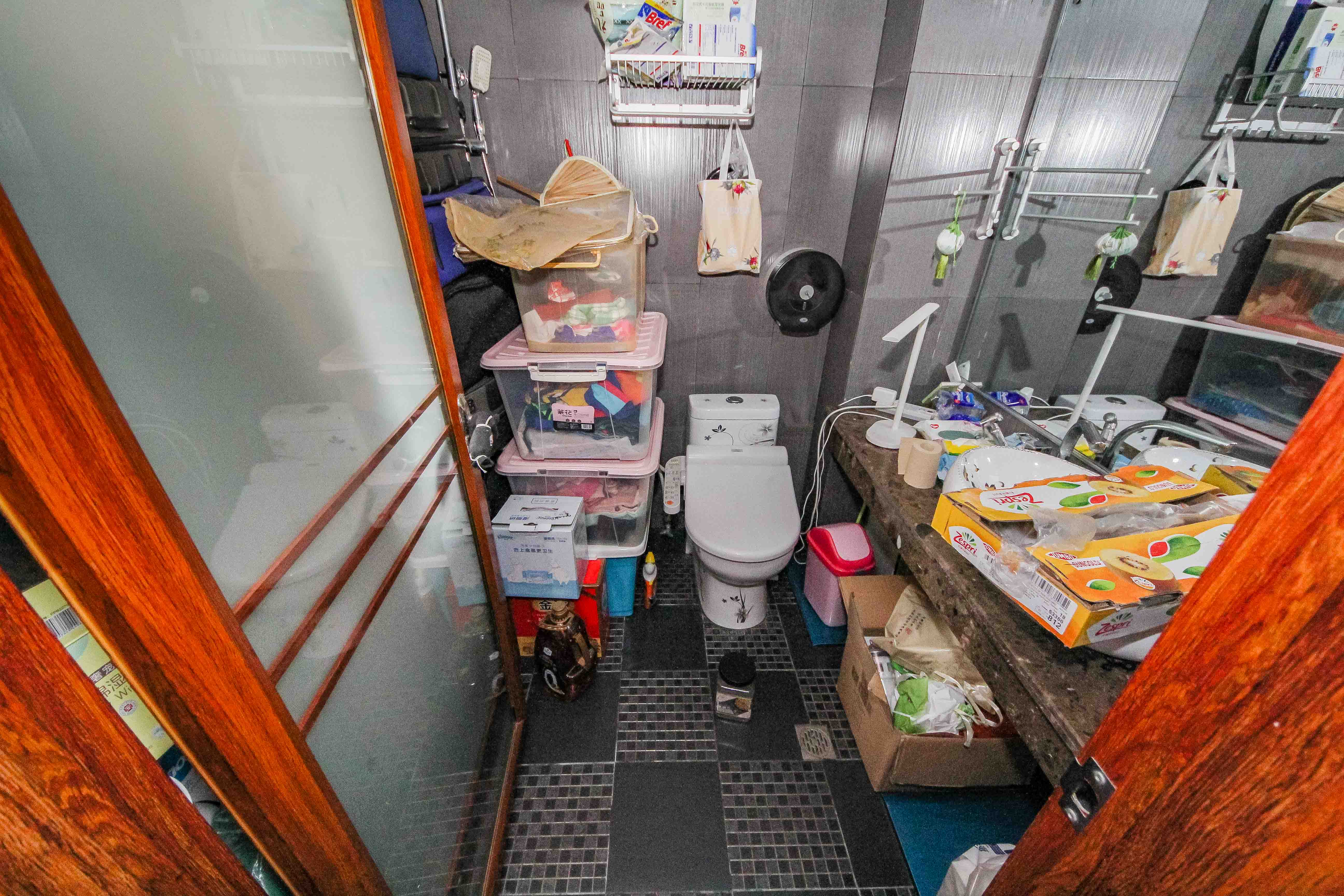 华润橡树湾  4室1厅2卫   140.00万卫生间