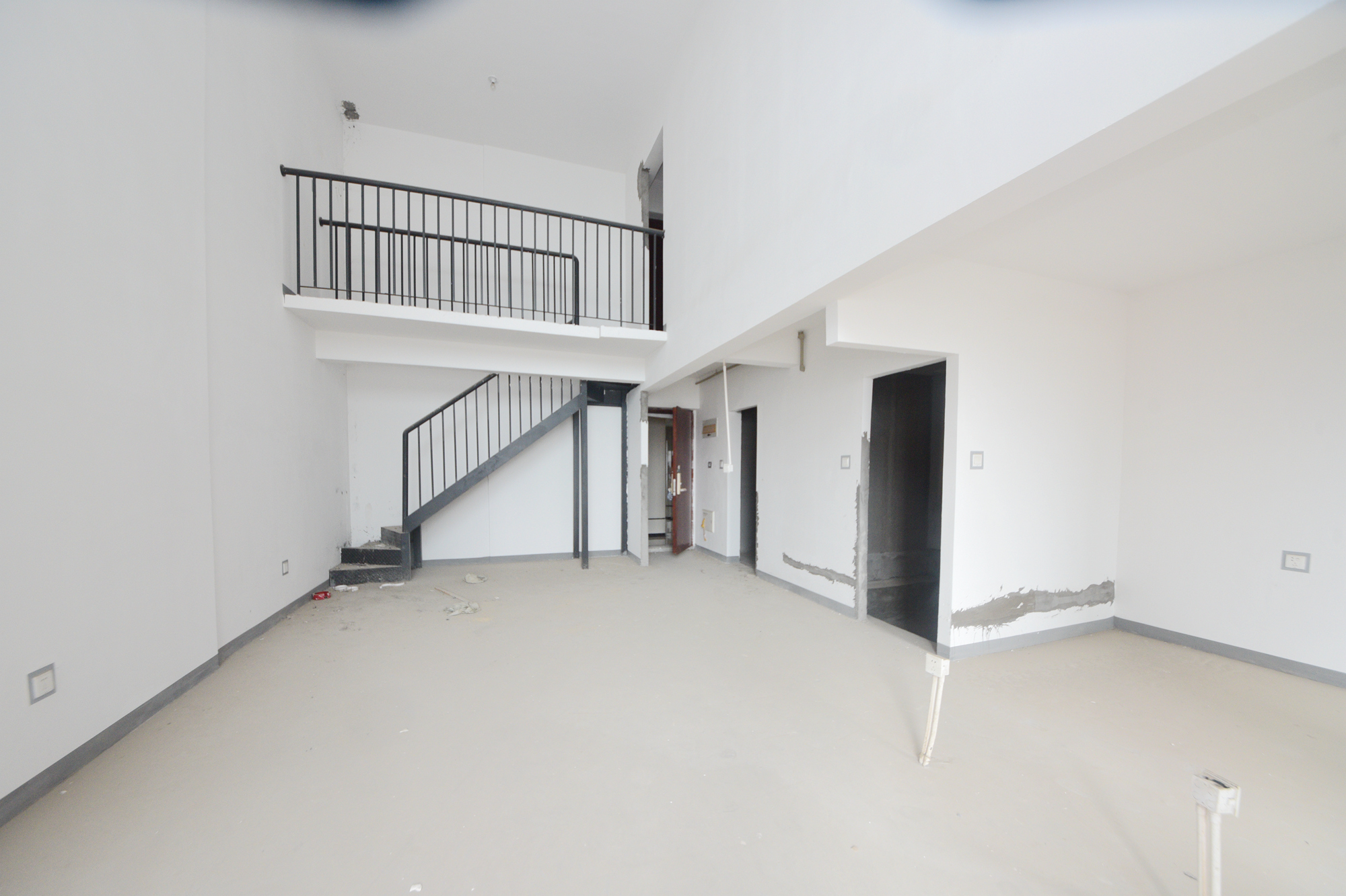 建发中央悦府  4室2厅2卫   179.00万客厅