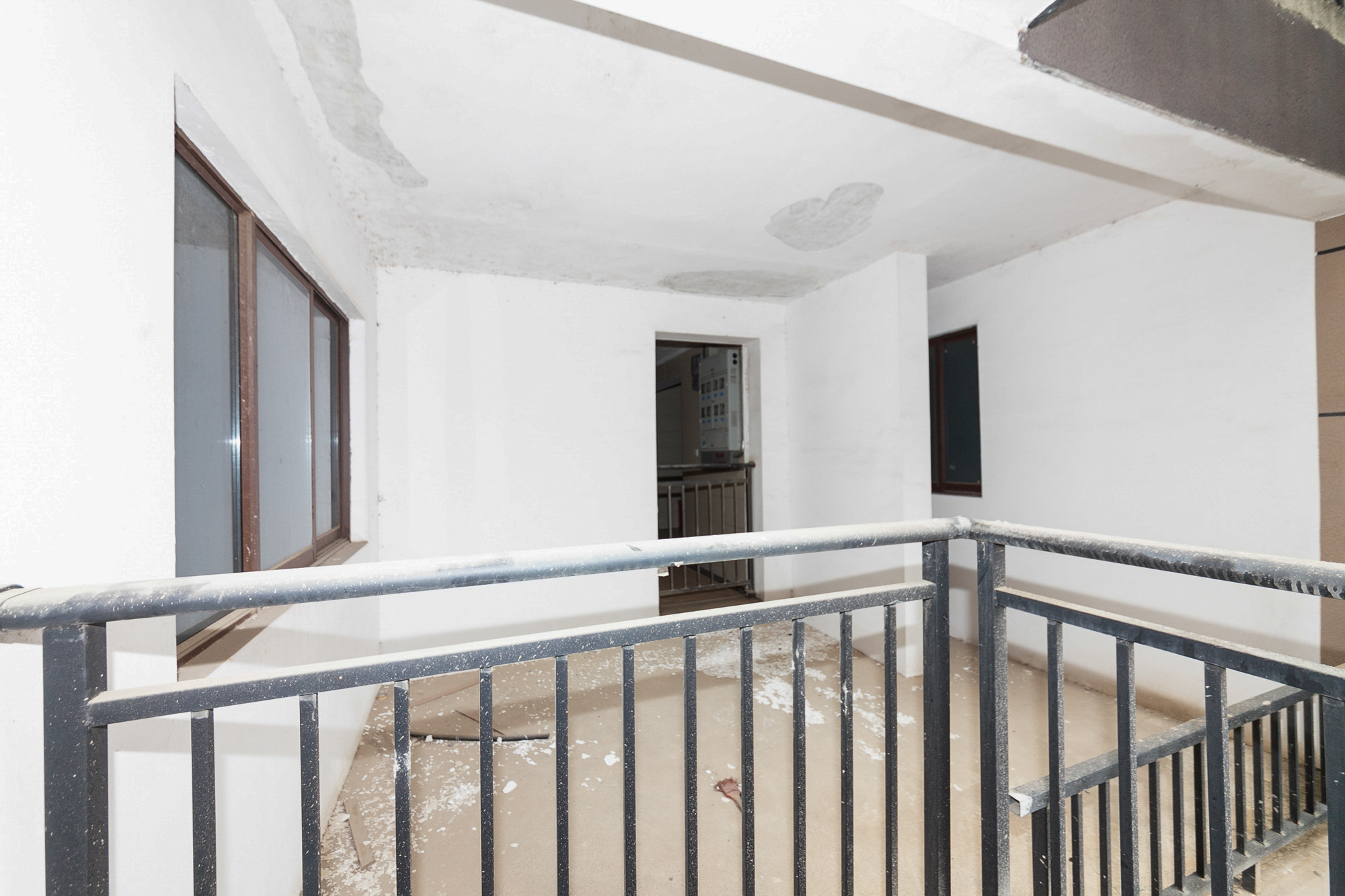 星月绿洲 4室2厅2卫 109.00万 星月绿洲 4室2厅2卫 109.00万阳台