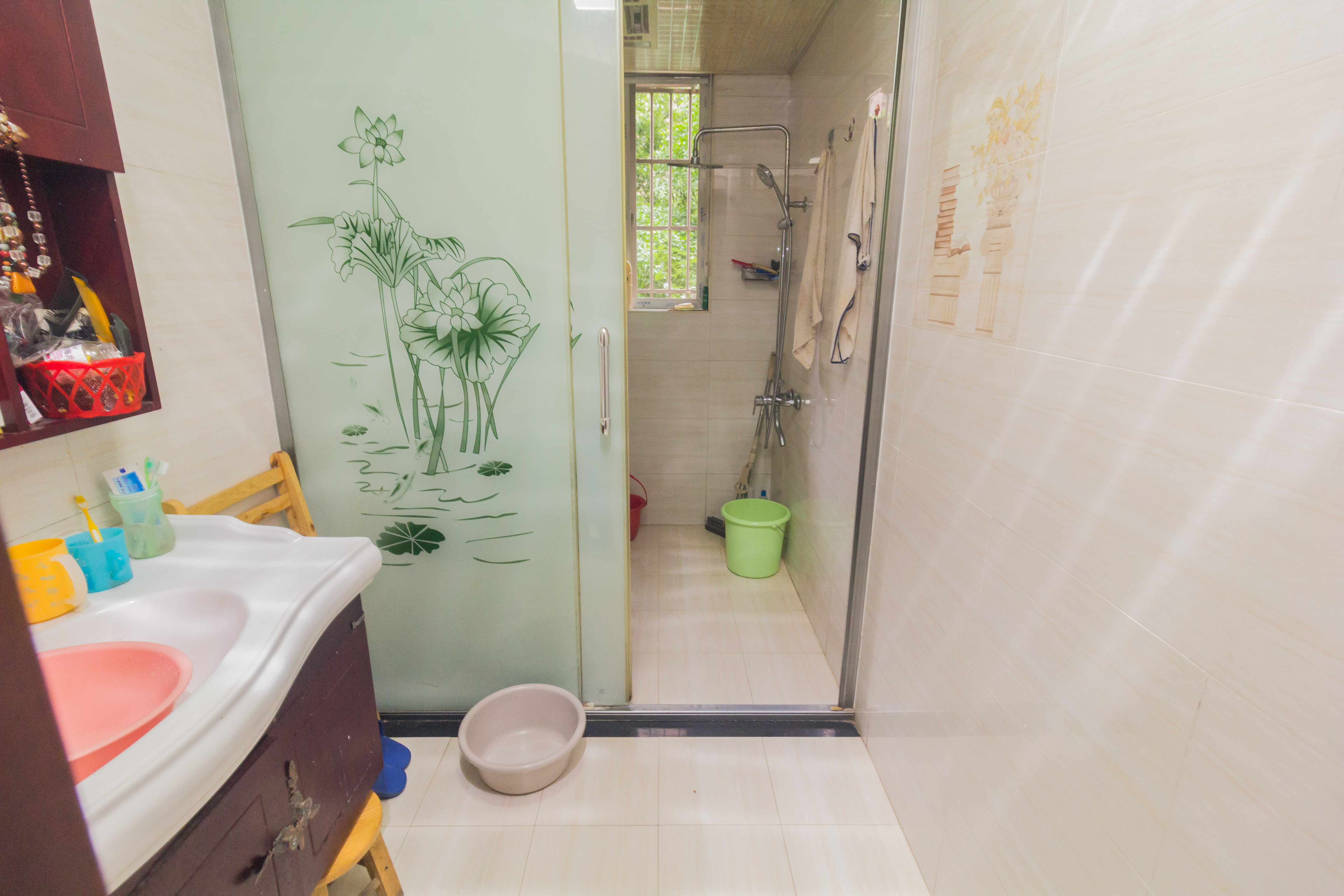 博雅湘水湾 2室2厅1卫 83.80万 博雅湘水湾 2室2厅1卫 83.80万卫生间