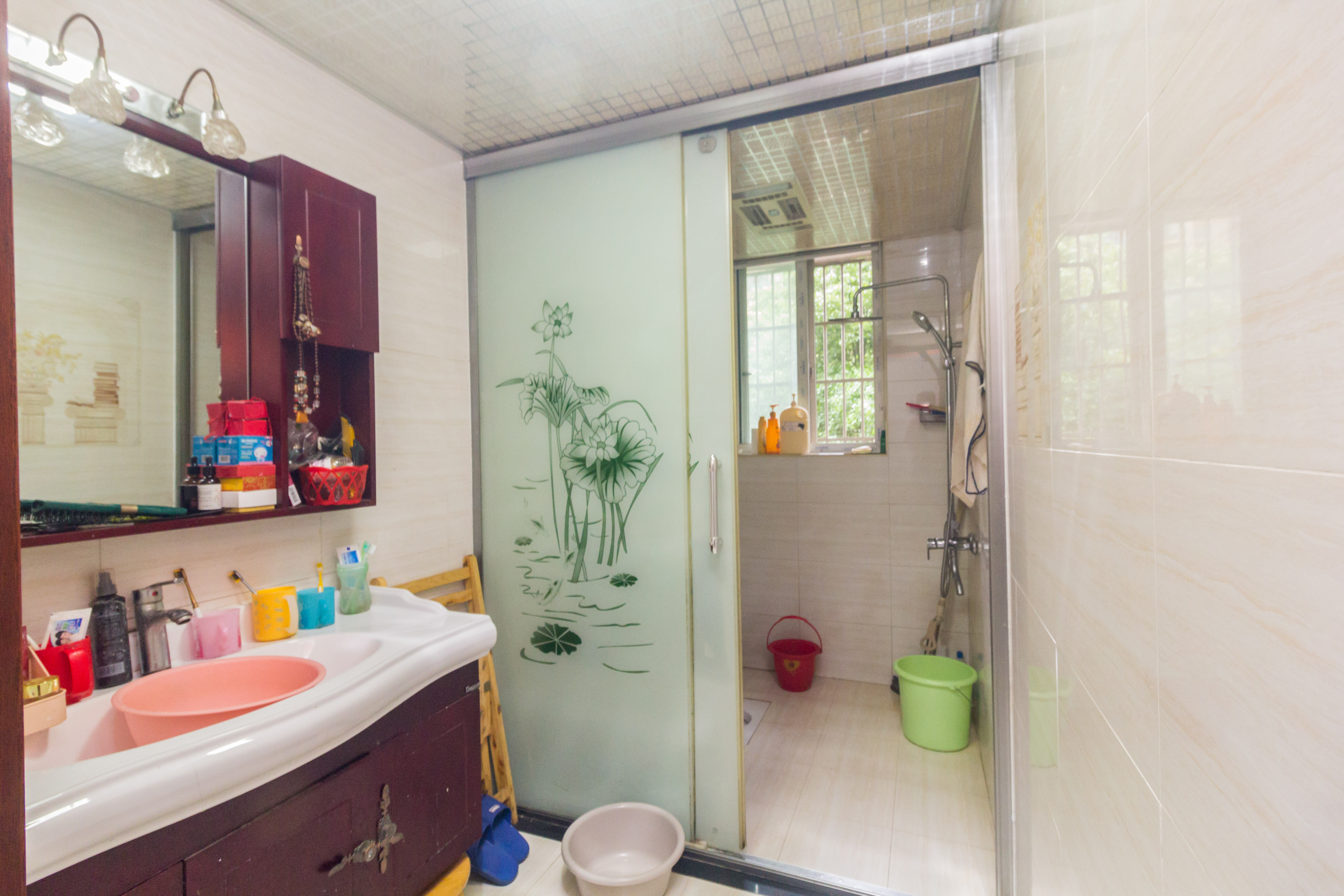 博雅湘水湾 2室2厅1卫 83.80万 博雅湘水湾 2室2厅1卫 83.80万卫生间