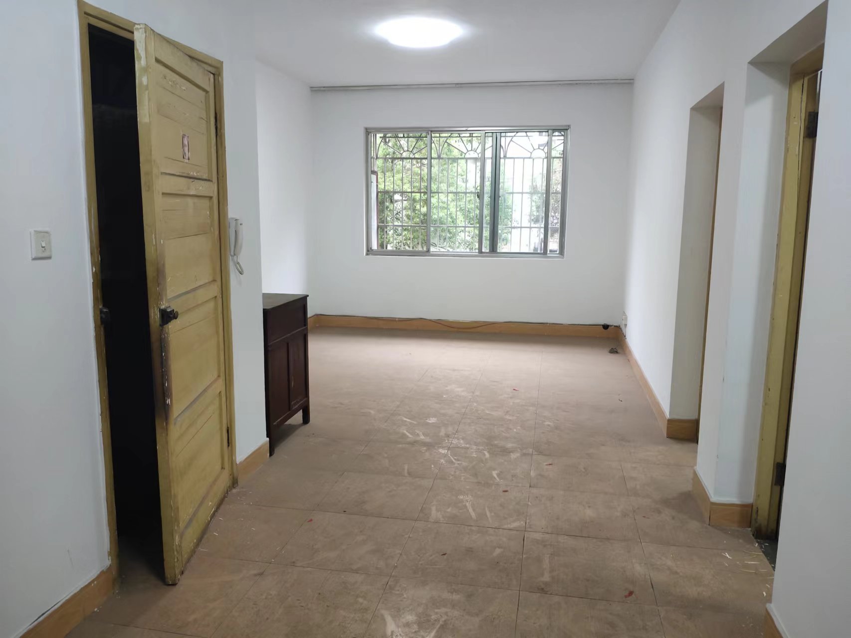 石桂小区 2室2厅1卫 25.00万 石桂小区 2室2厅1卫 25.00万室内图