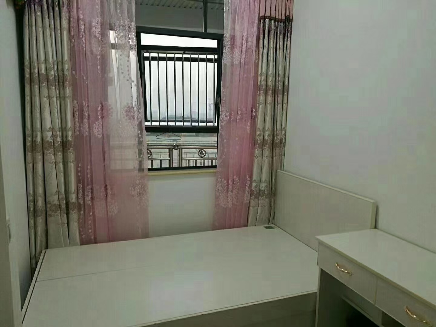 百弘学府城  1室1厅1卫   1200.00元/月室内图
