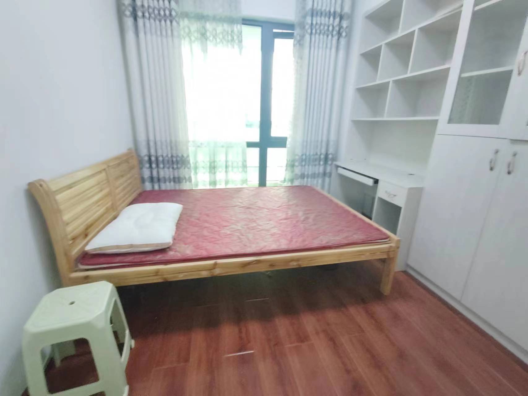 中天会展城B区  4室2厅2卫   3300.00元/月室内图