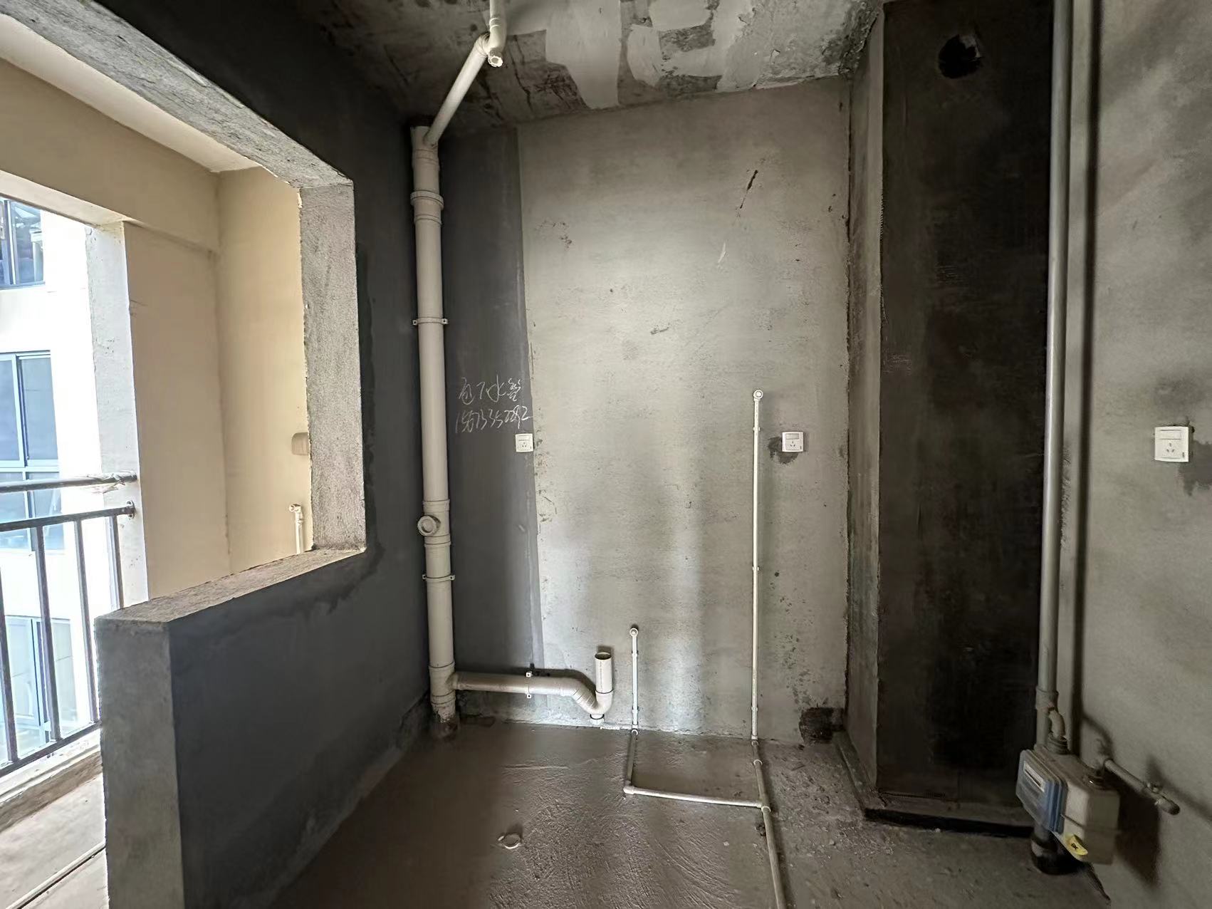 山水洲城华晨第一城 3室2厅1卫 56.0万 山水洲城华晨第一城 3室2厅1卫 56.0万室内图