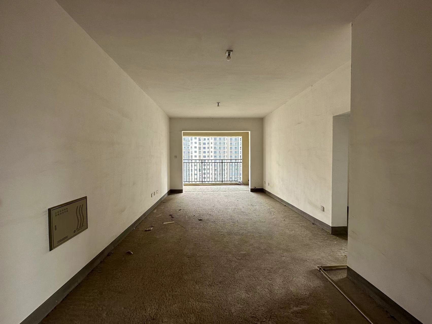 山水洲城华晨第一城 3室2厅1卫 56.0万 山水洲城华晨第一城 3室2厅1卫 56.0万室内图