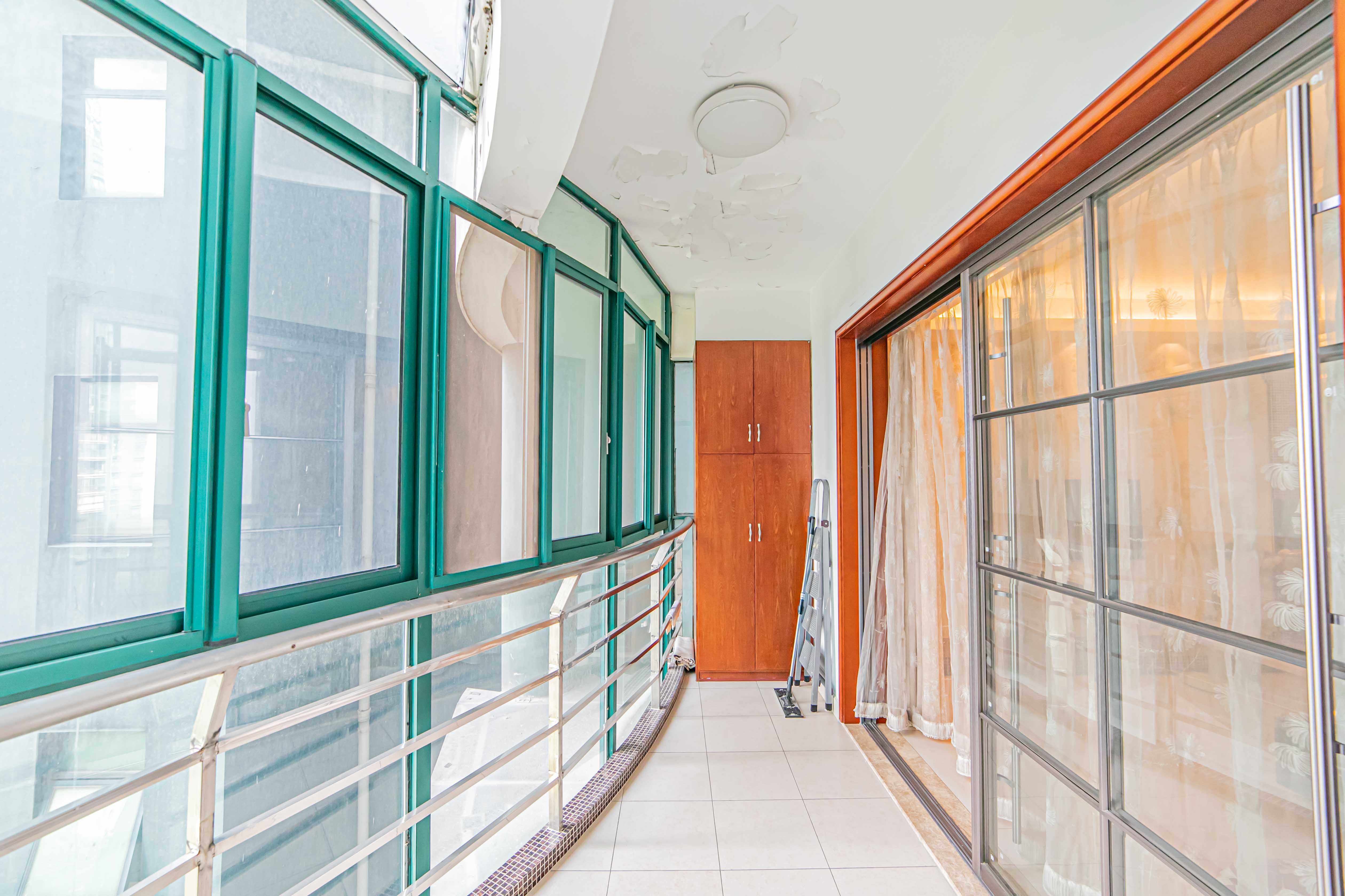 华盛新外滩 3室2厅2卫 227.00万 华盛新外滩 3室2厅2卫 227.00万阳台