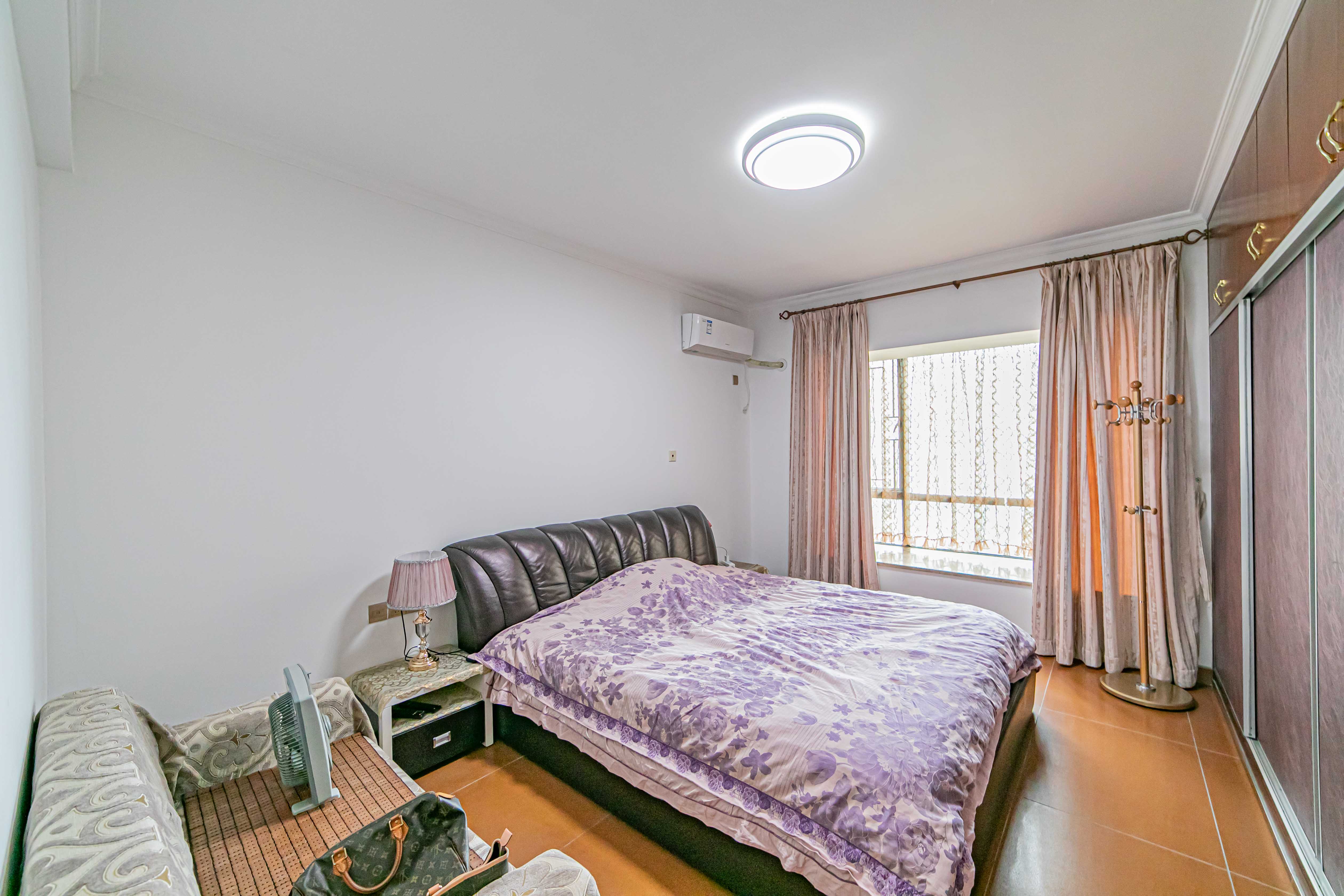 华盛新外滩 3室2厅2卫 227.00万 华盛新外滩 3室2厅2卫 227.00万卧室