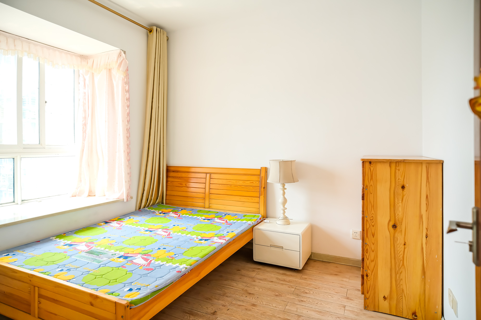 世景华庭 2室2厅1卫 64.00万 世景华庭 2室2厅1卫 64.00万卧室