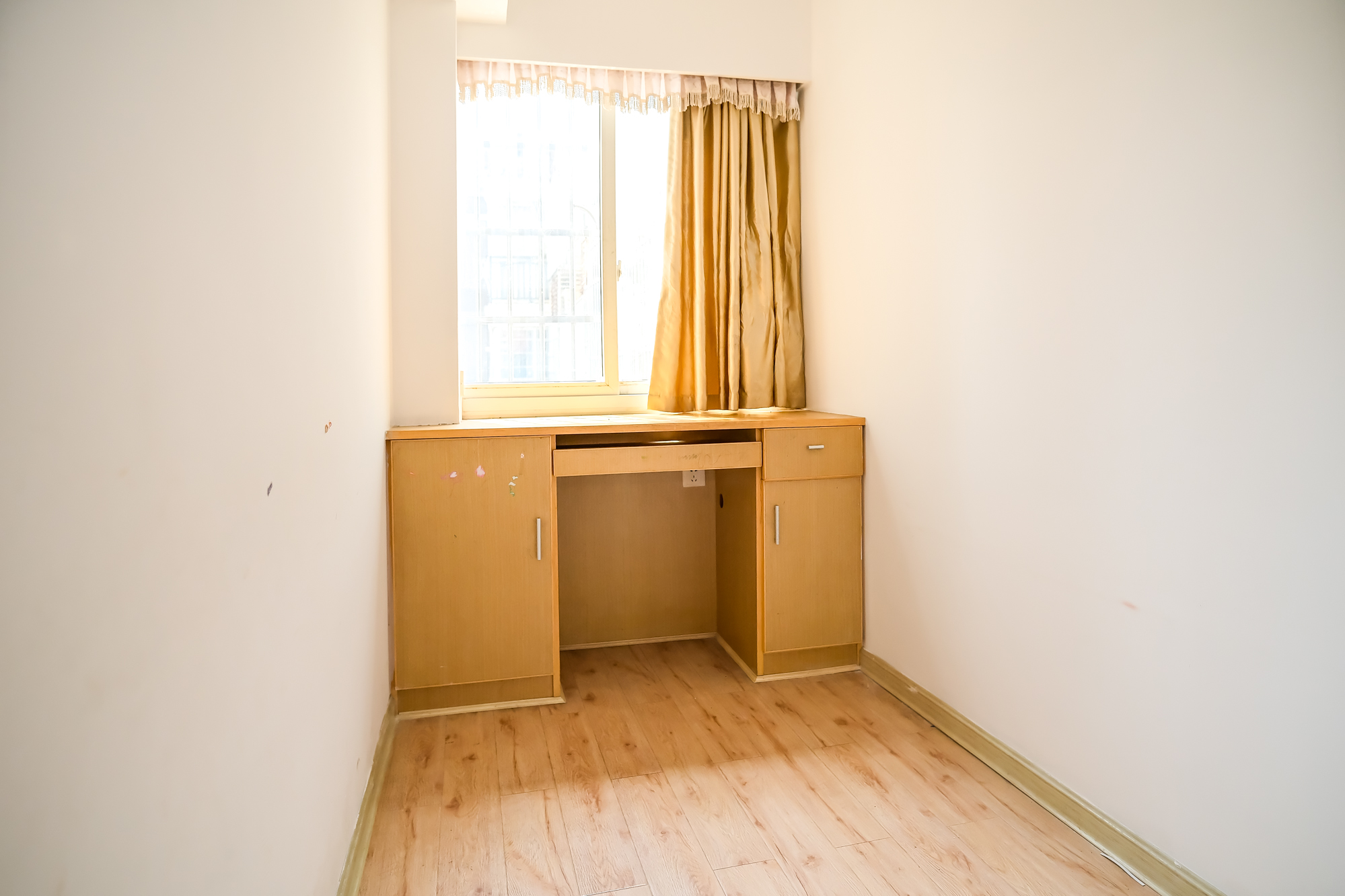 世景华庭 2室2厅1卫 64.00万 世景华庭 2室2厅1卫 64.00万卧室