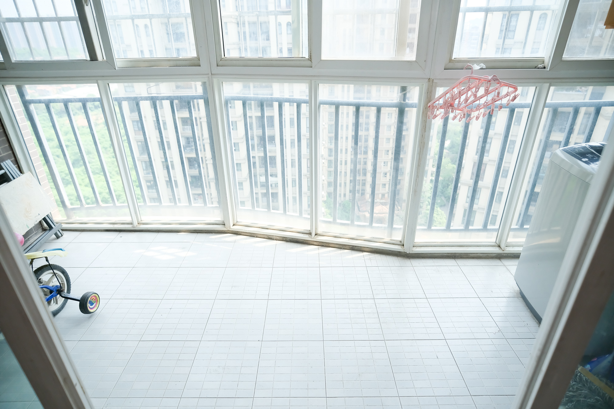 世景华庭 2室2厅1卫 64.00万 世景华庭 2室2厅1卫 64.00万阳台