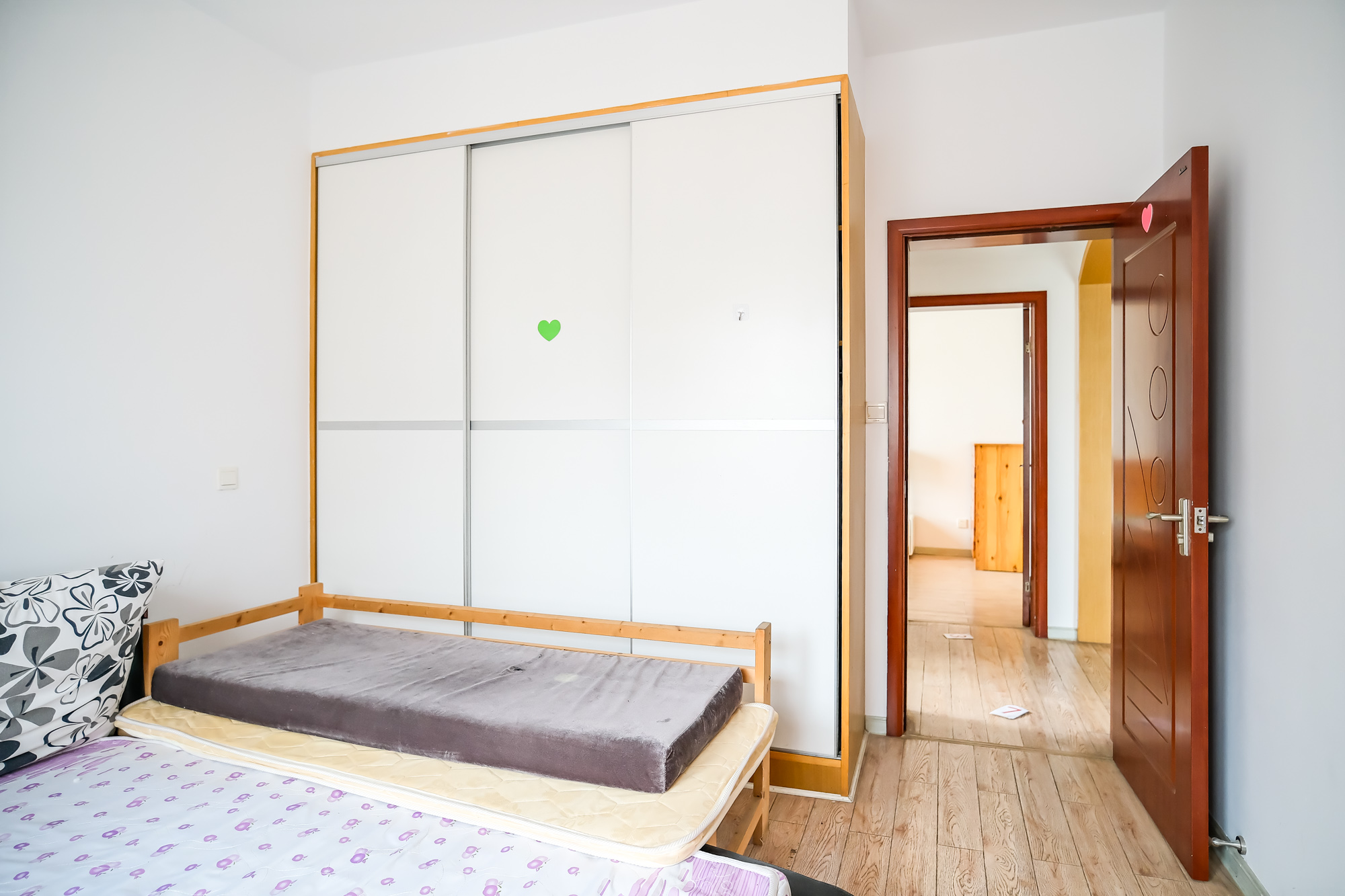 世景华庭 2室2厅1卫 64.00万 世景华庭 2室2厅1卫 64.00万卧室