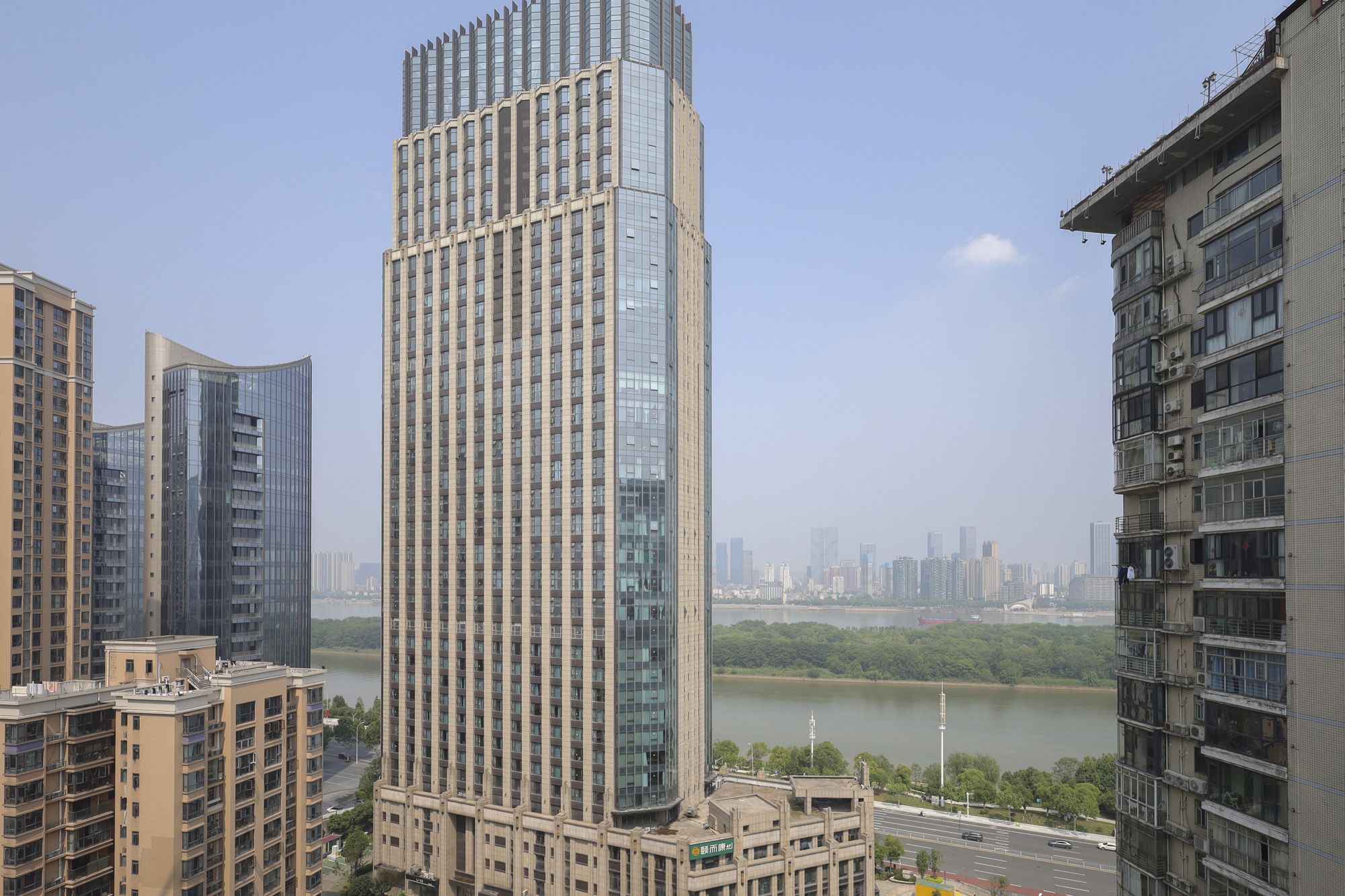 沁园春  6室3厅4卫   580.00万其他