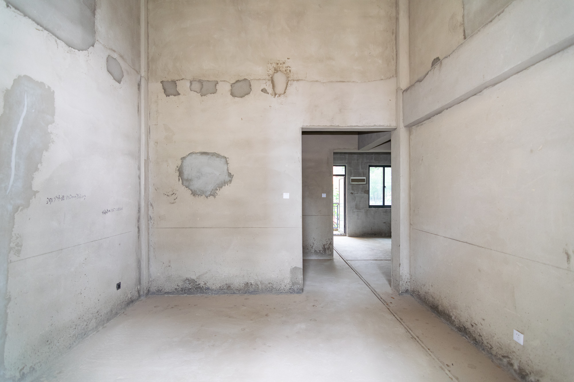 澳海澜庭 4室2厅2卫 85.0万 澳海澜庭 4室2厅2卫 85.0万客厅