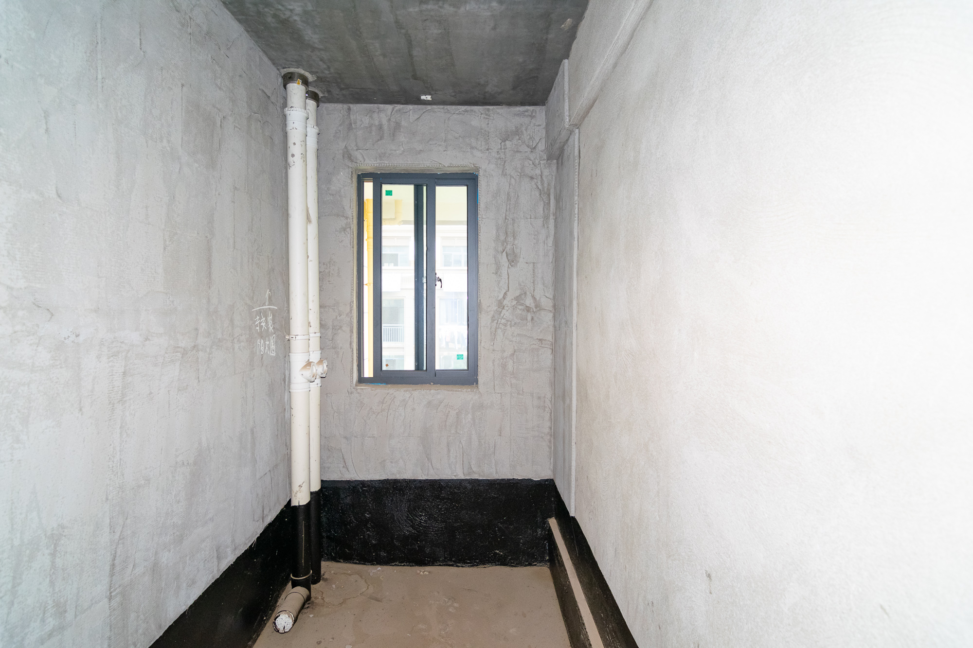 澳海澜庭 4室2厅2卫 85.0万 澳海澜庭 4室2厅2卫 85.0万卫生间