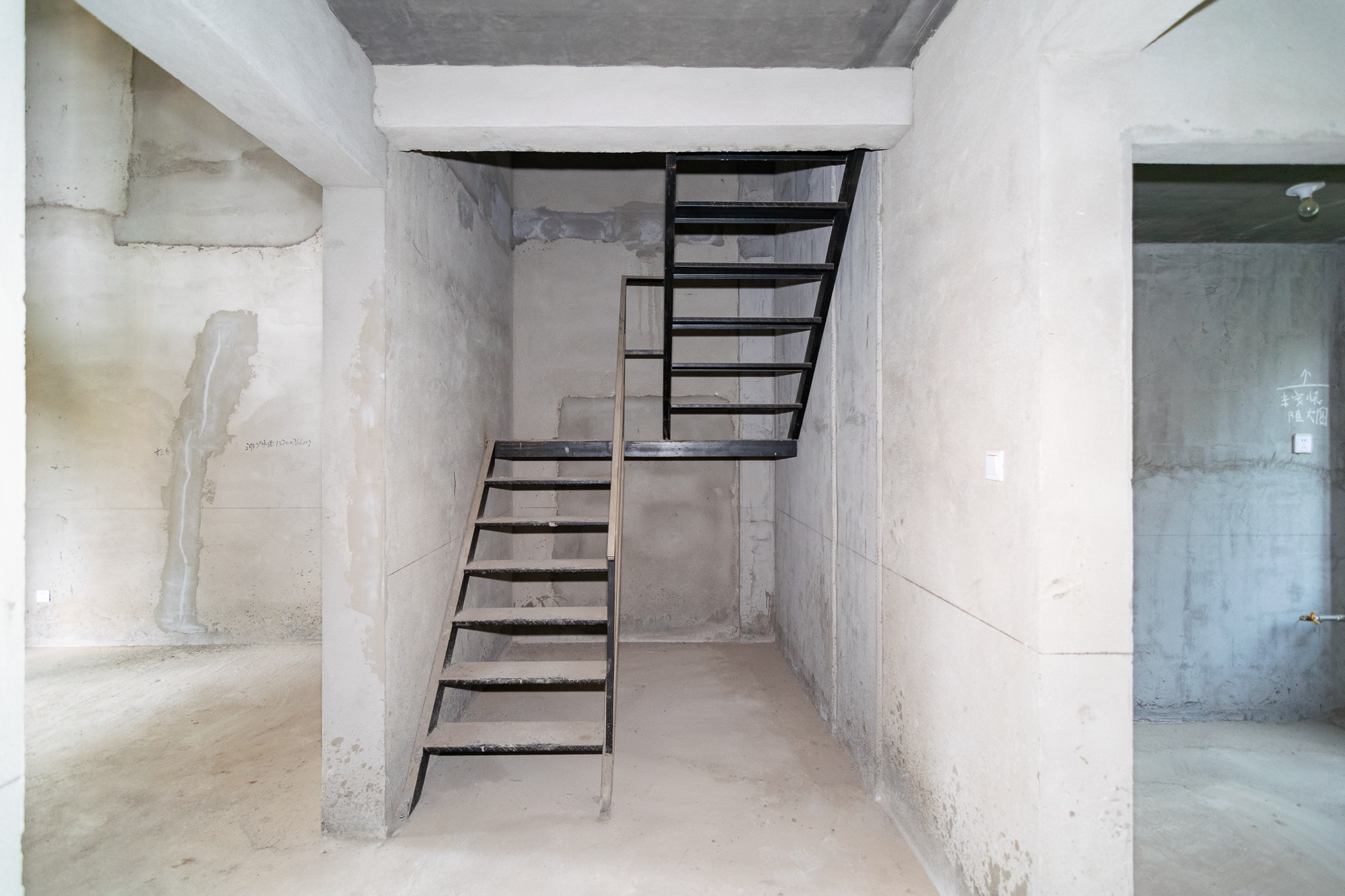 澳海澜庭 4室2厅2卫 85.0万 澳海澜庭 4室2厅2卫 85.0万其他