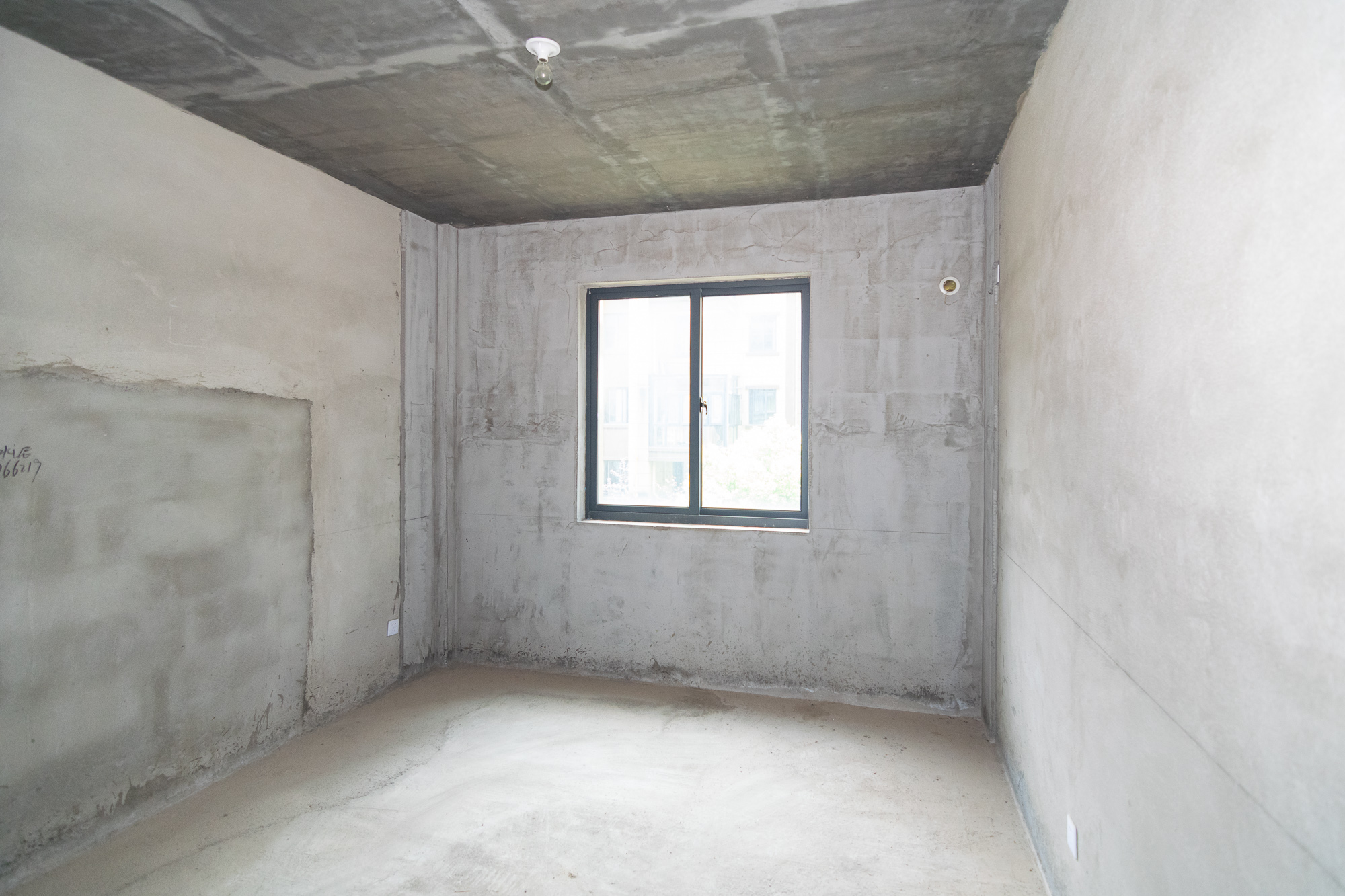 澳海澜庭 4室2厅2卫 85.0万 澳海澜庭 4室2厅2卫 85.0万卧室