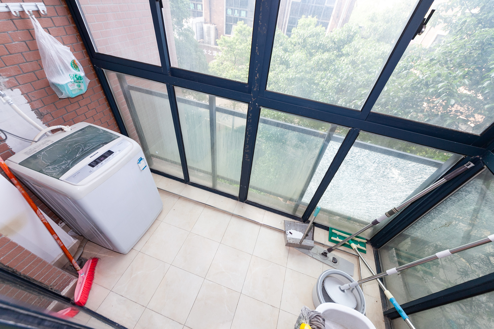 珠江东方明珠(新地东方明珠)一二期 2室2厅1卫 50.00万 珠江东方明珠(新地东方明珠)一二期 2室2厅1卫 50.00万阳台