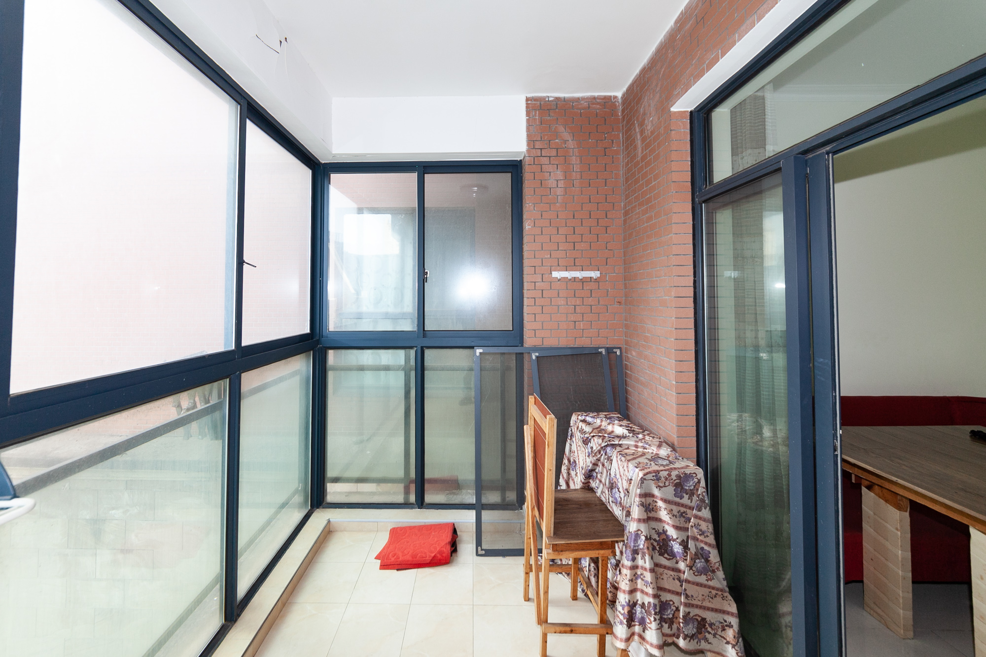 珠江东方明珠(新地东方明珠)一二期 2室2厅1卫 50.00万 珠江东方明珠(新地东方明珠)一二期 2室2厅1卫 50.00万阳台