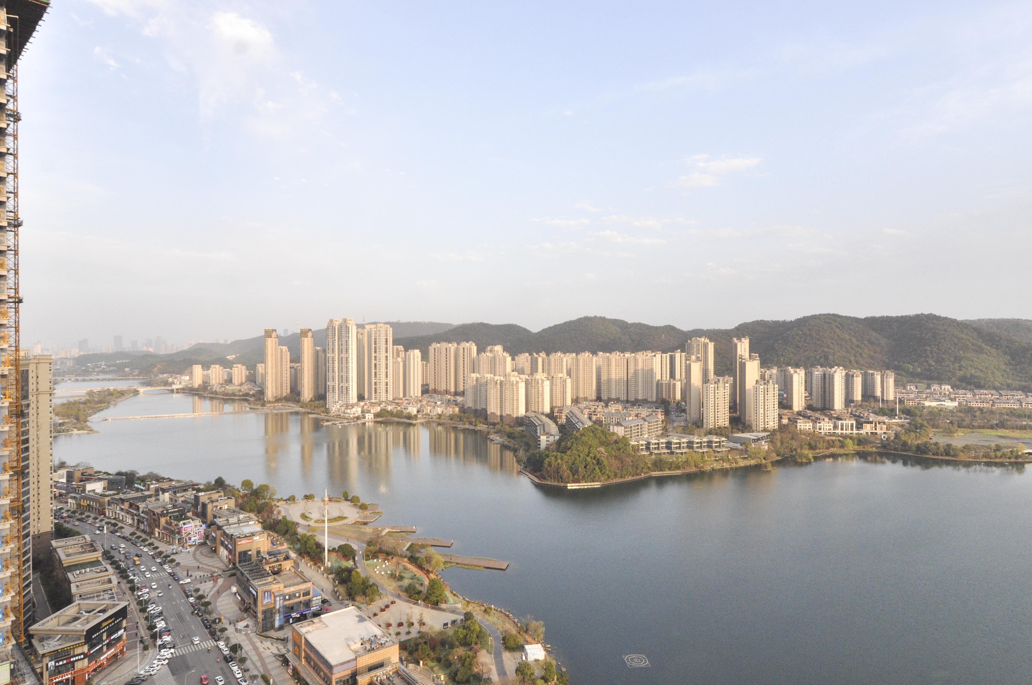 天祥水晶湾  4室2厅2卫   205.00万其他