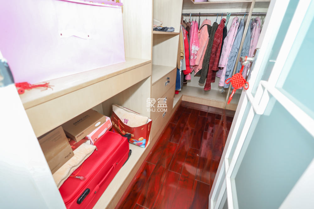 靜園山莊  6室3廳3衛(wèi)   405.00萬