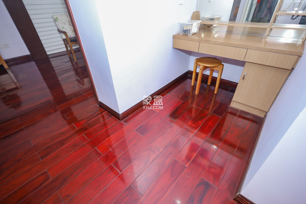 靜園山莊  6室3廳3衛(wèi)   405.00萬