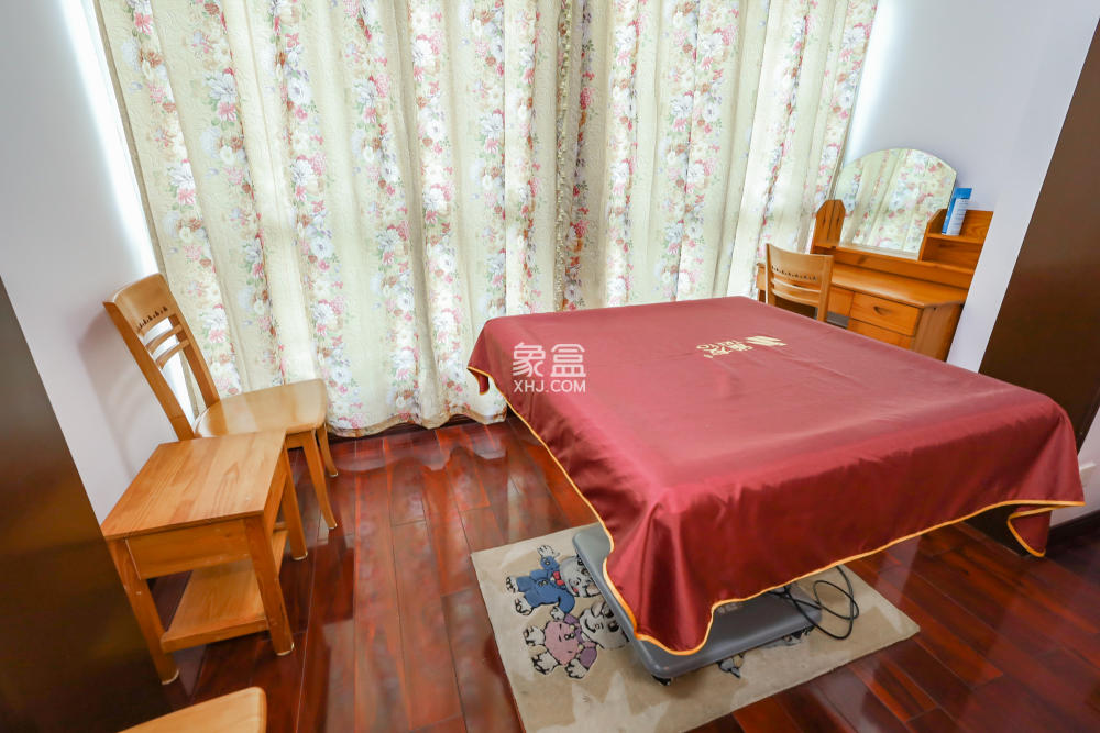 靜園山莊  6室3廳3衛(wèi)   405.00萬