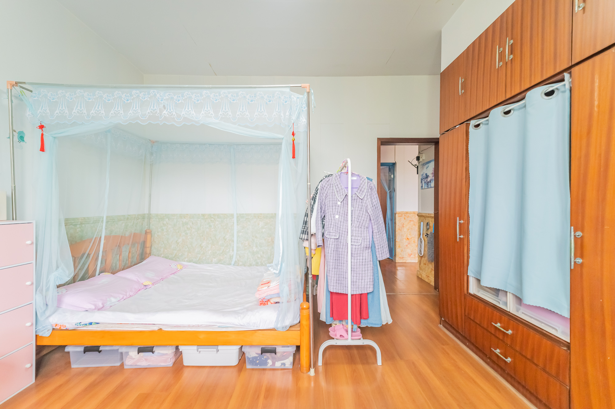 山水人家一二期  3室2厅2卫   55.00万卧室