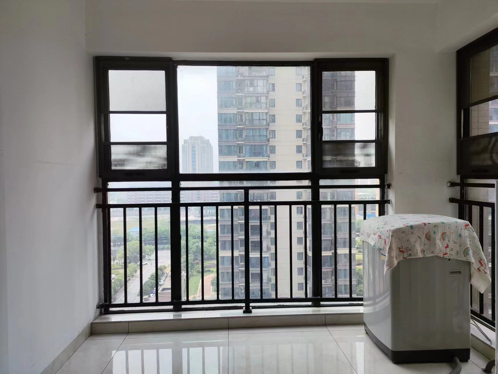 春藤小镇  3室2厅1卫   82.00万 春藤小镇  3室2厅1卫   82.00万室内图