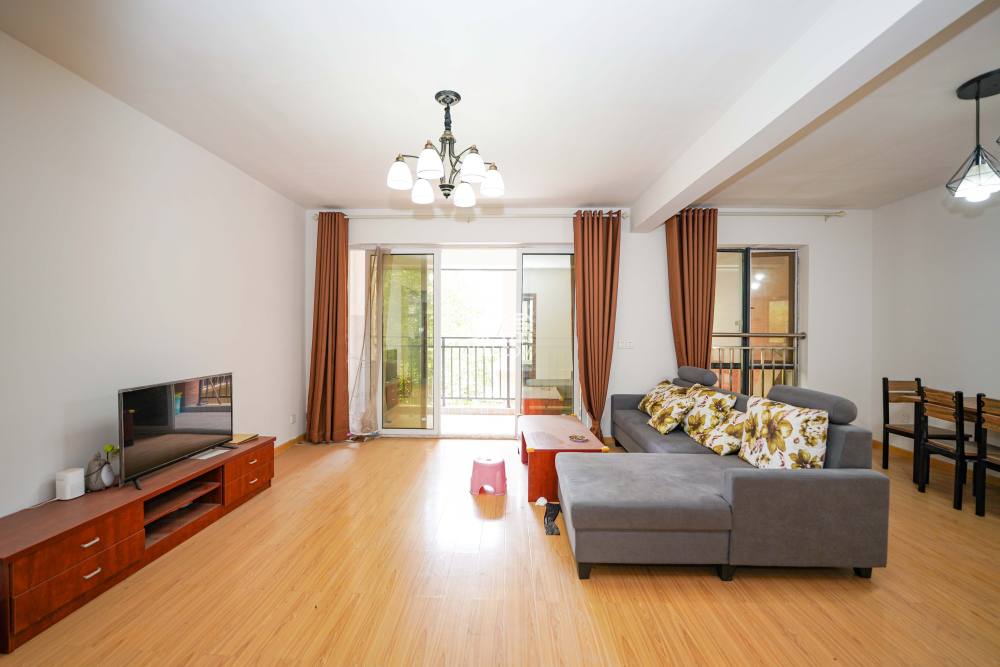 金谷豪庭  3室2厅2卫    68.0万