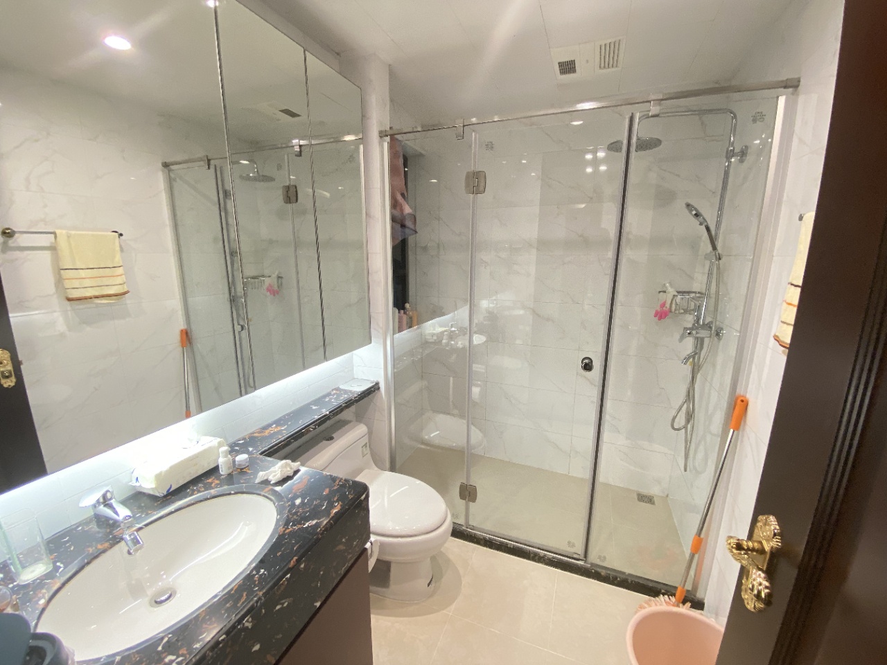 恒大华府  3室2厅2卫   106.00万 恒大华府  3室2厅2卫   106.00万室内图