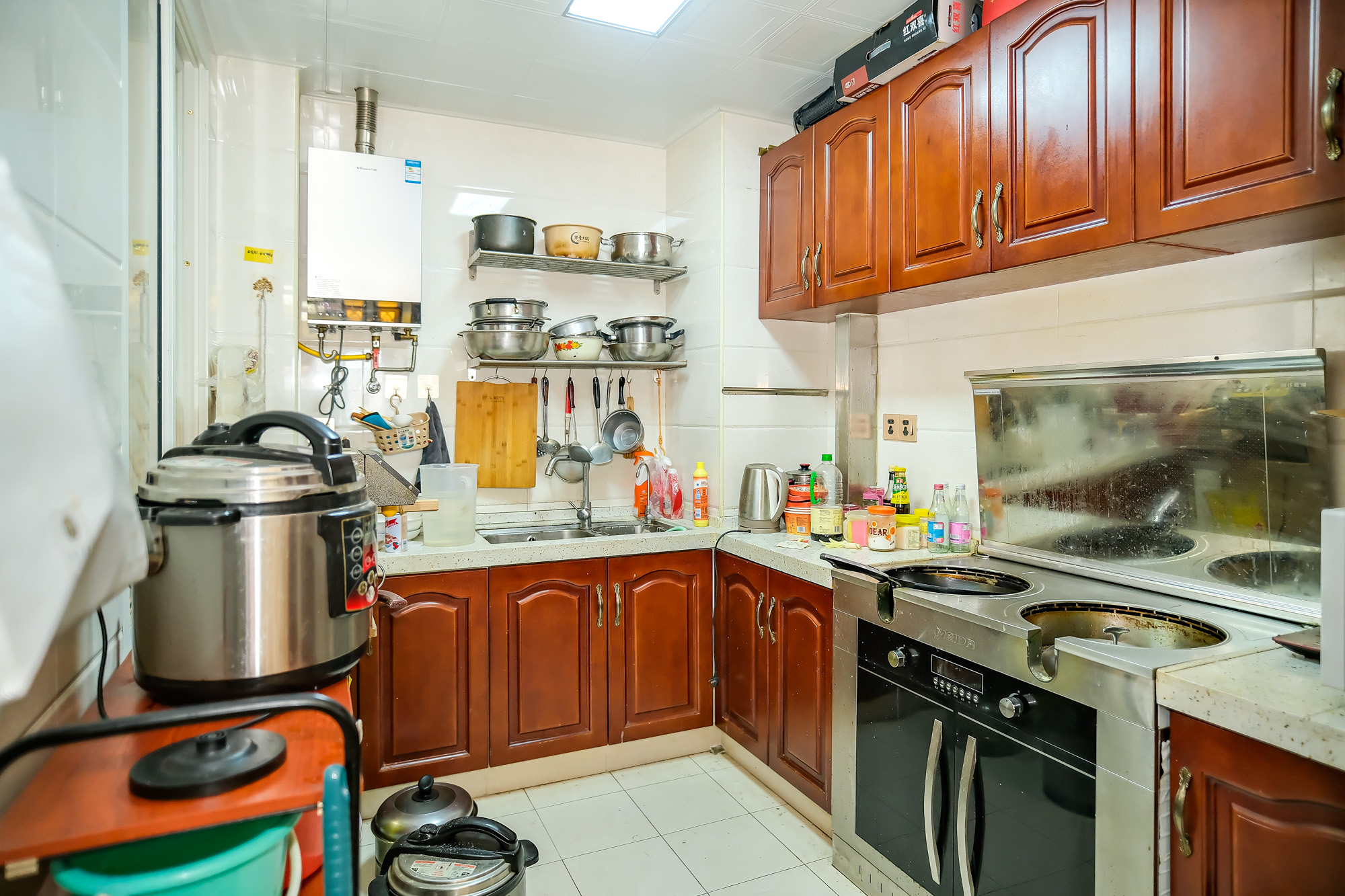 楚天馨苑 3室2厅2卫 99.00万 楚天馨苑 3室2厅2卫 99.00万厨房