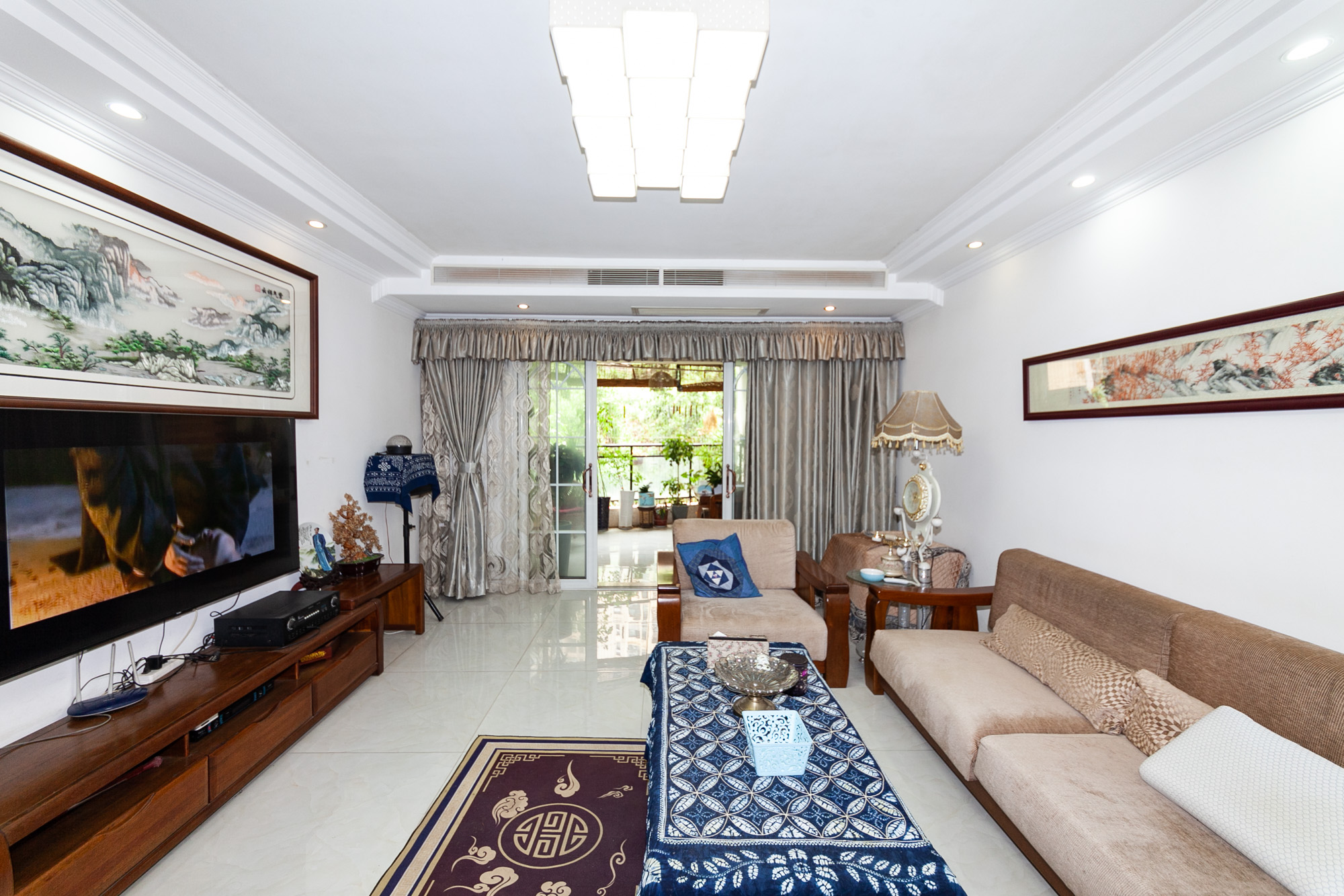 勤诚达新界  4室2厅1卫   139.90万 勤诚达新界  4室2厅1卫   139.90万客厅