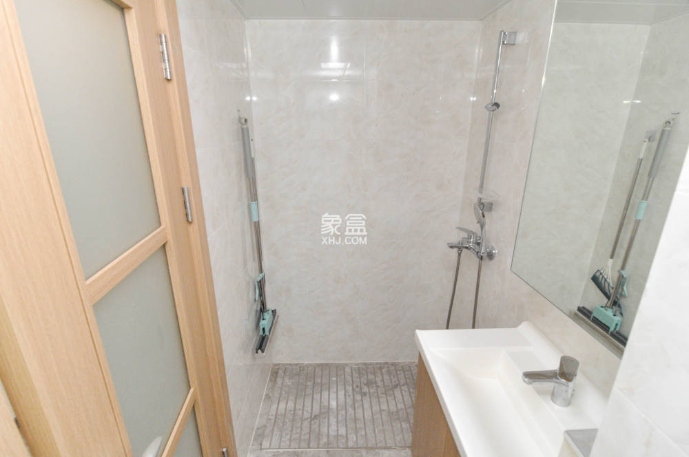 卓越浅水湾  1室1厅1卫   40.00万