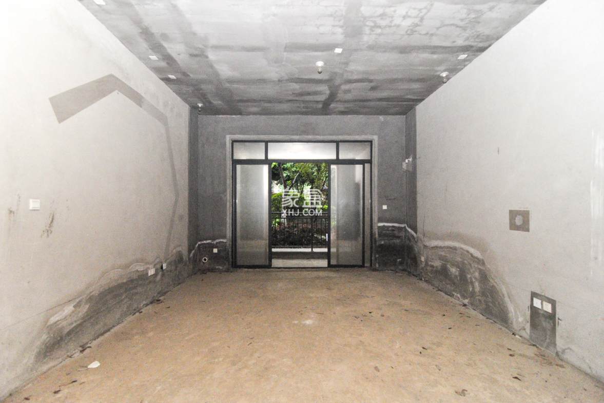 中海梅溪湖壹号 4室2厅2卫 298.00万 中海梅溪湖壹号 4室2厅2卫 298.00万客厅