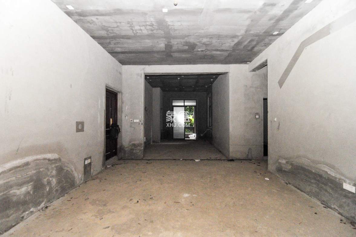 中海梅溪湖壹号 4室2厅2卫 298.00万 中海梅溪湖壹号 4室2厅2卫 298.00万客厅