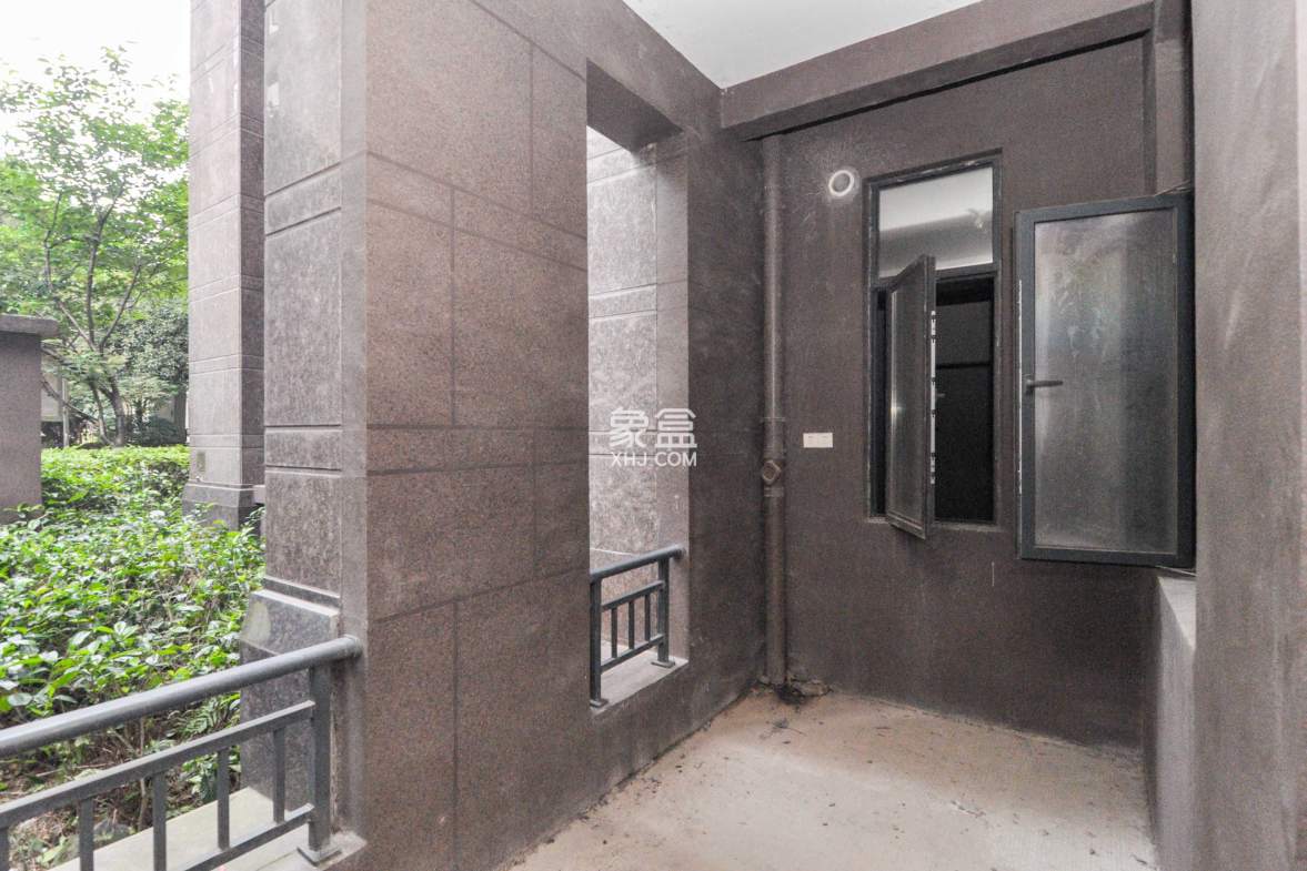 中海梅溪湖壹号 4室2厅2卫 298.00万 中海梅溪湖壹号 4室2厅2卫 298.00万其他