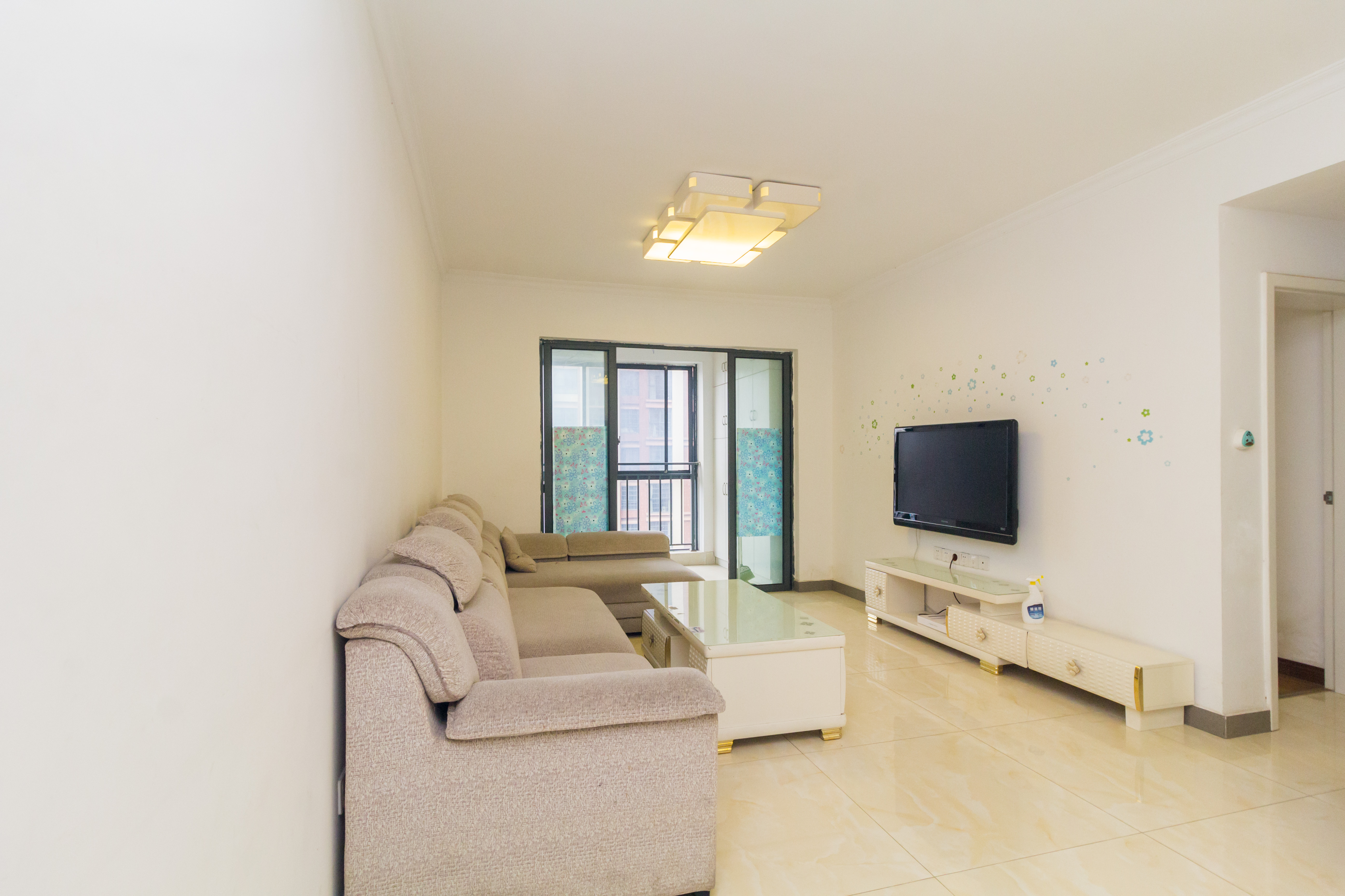 海德公园  3室2厅1卫   68.20万客厅