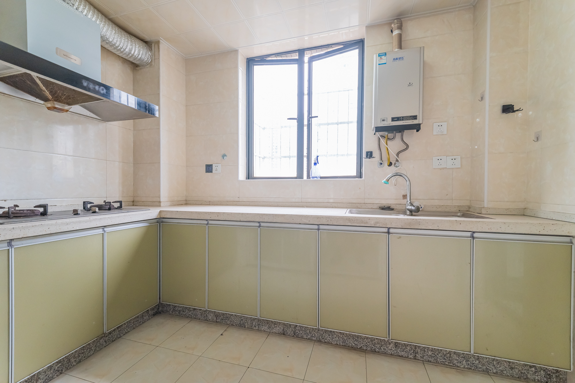 鹏基诺亚山林 4室2厅1卫 105.0万 鹏基诺亚山林 4室2厅1卫 105.0万厨房